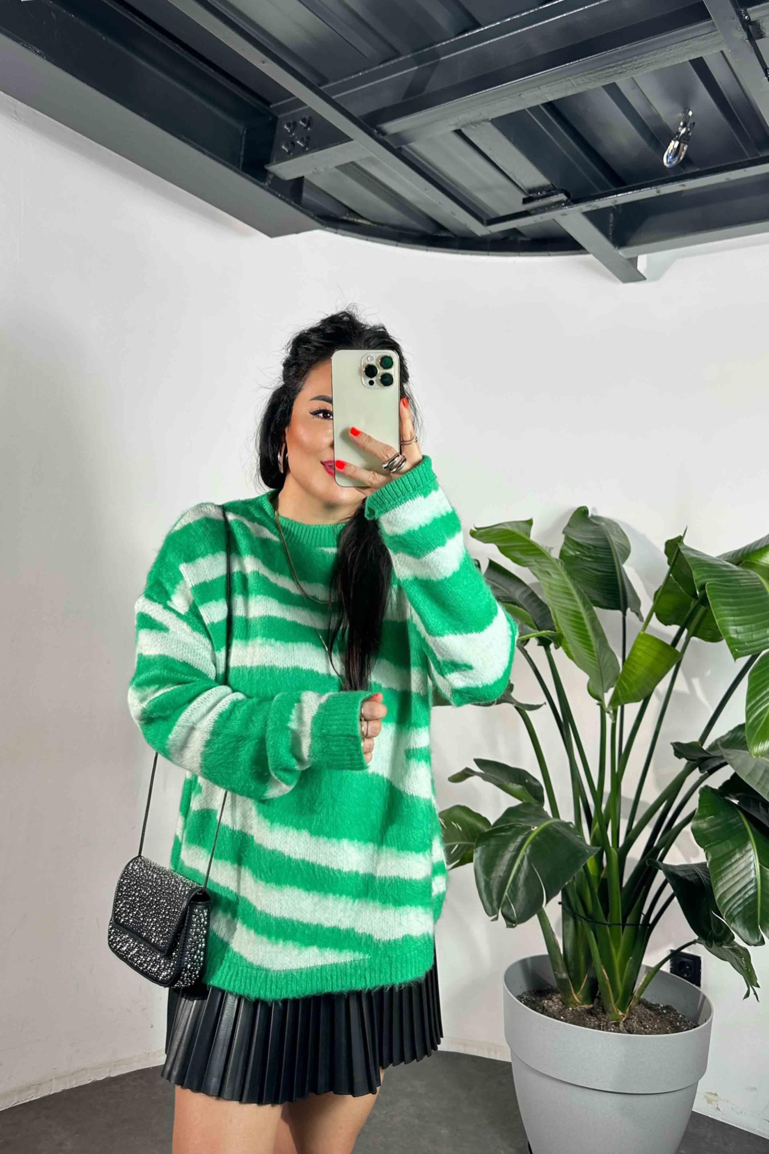 Marka Model Zebra Desen Bisiklet Yaka Yumoş Kazak Yeşil