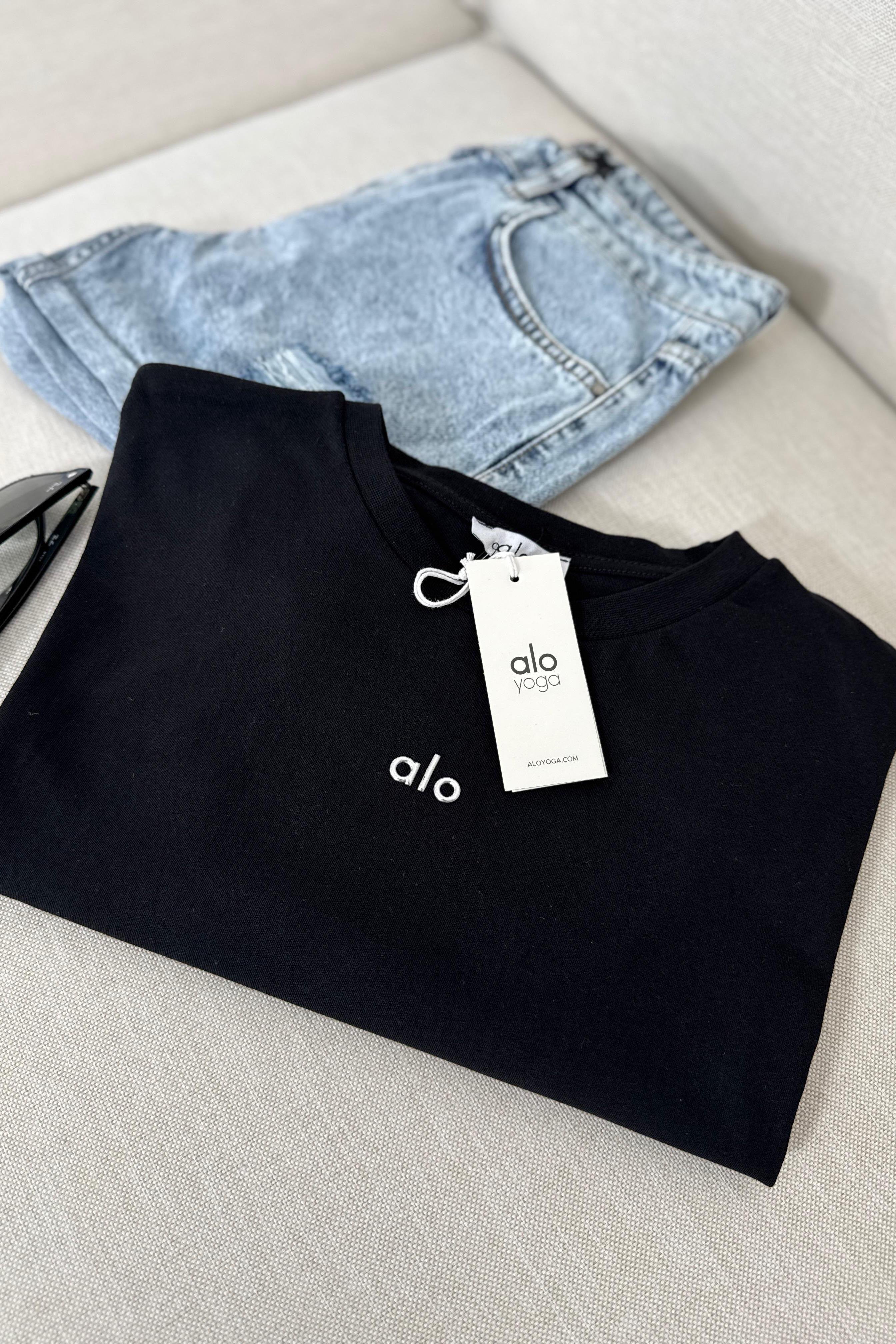 Marka Muadil Baskılı Basic Bluz Siyah