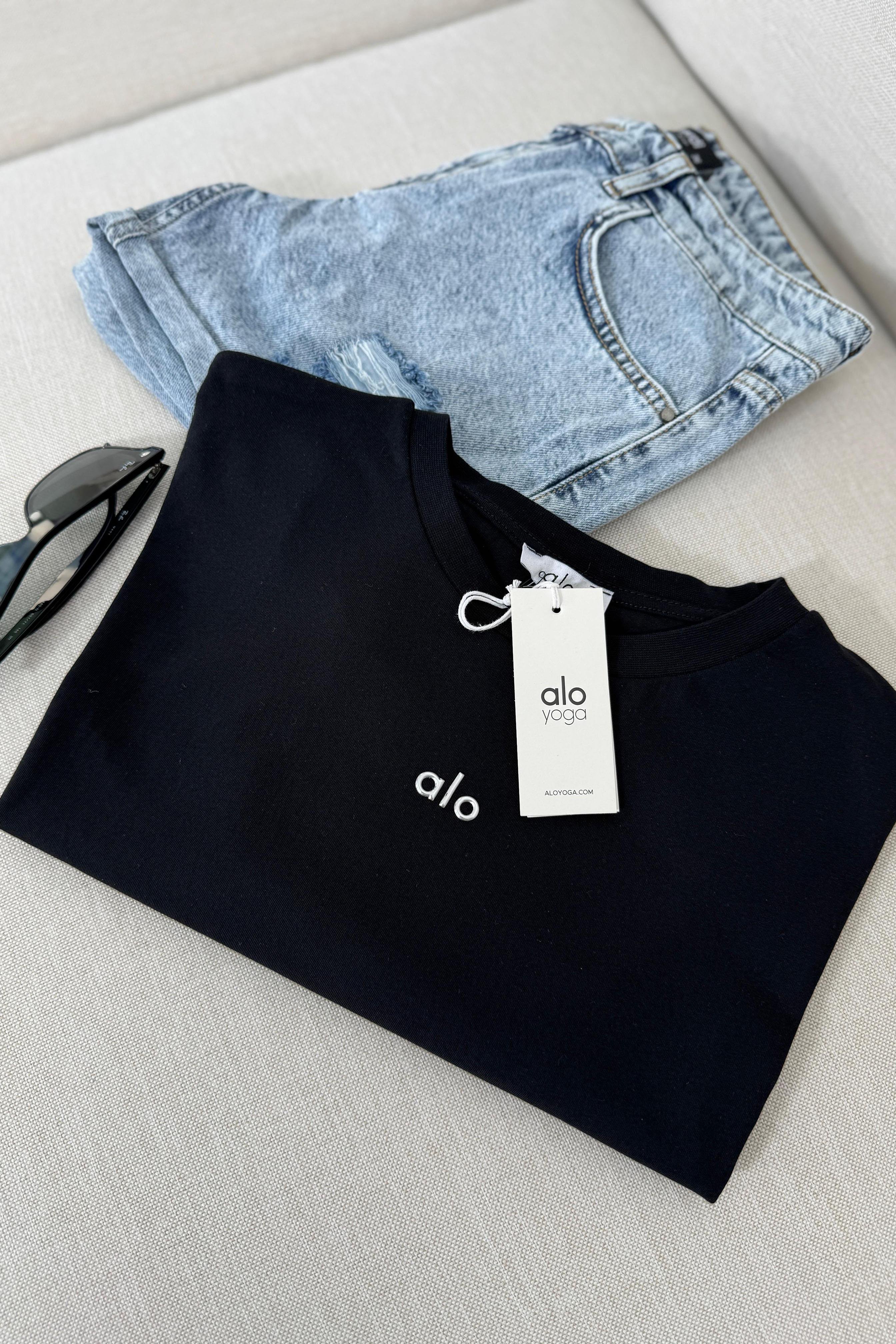 Marka Muadil Baskılı Basic Bluz Siyah