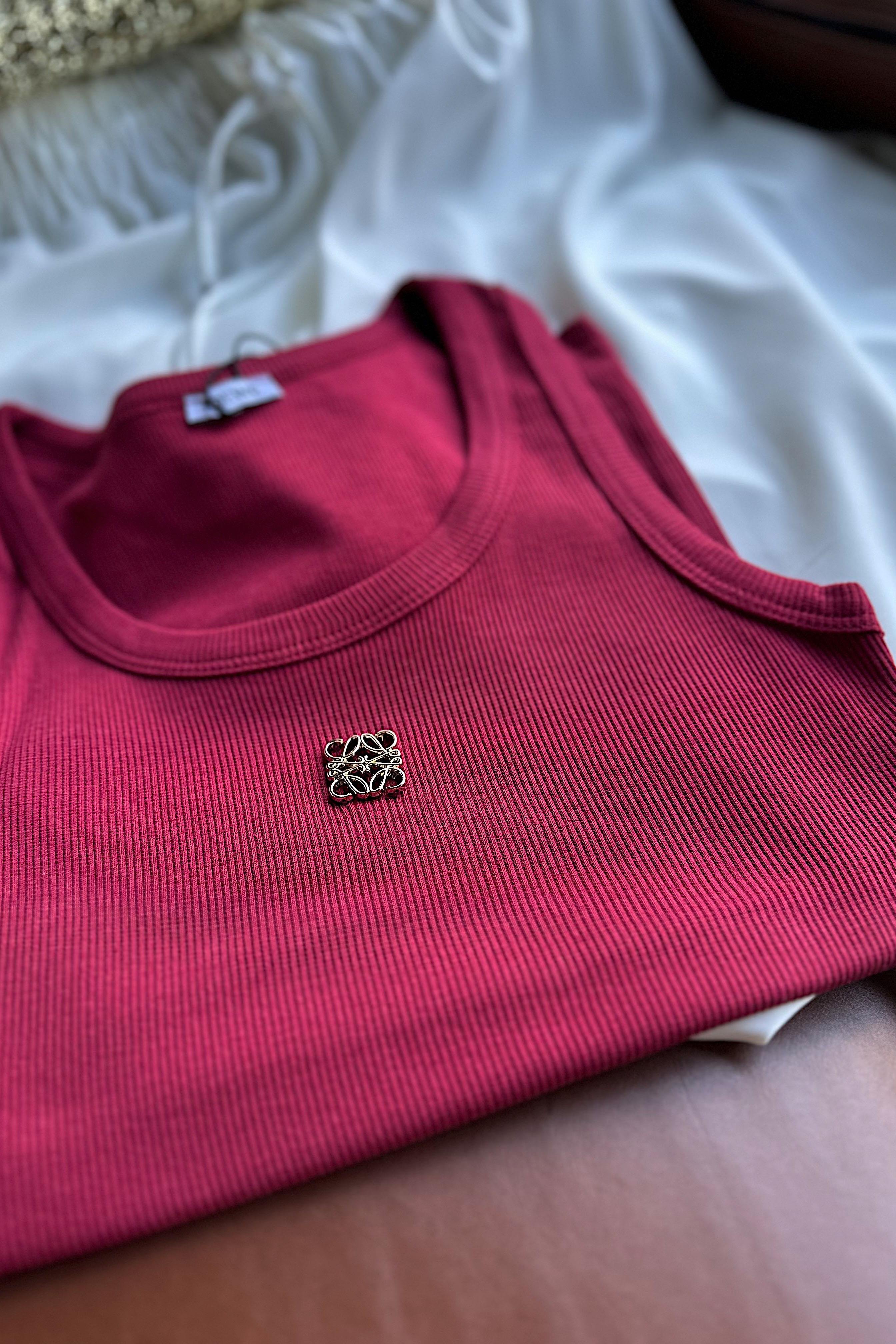 Marka Muadil Roma Metal Arma Detaylı Bluz Bordo