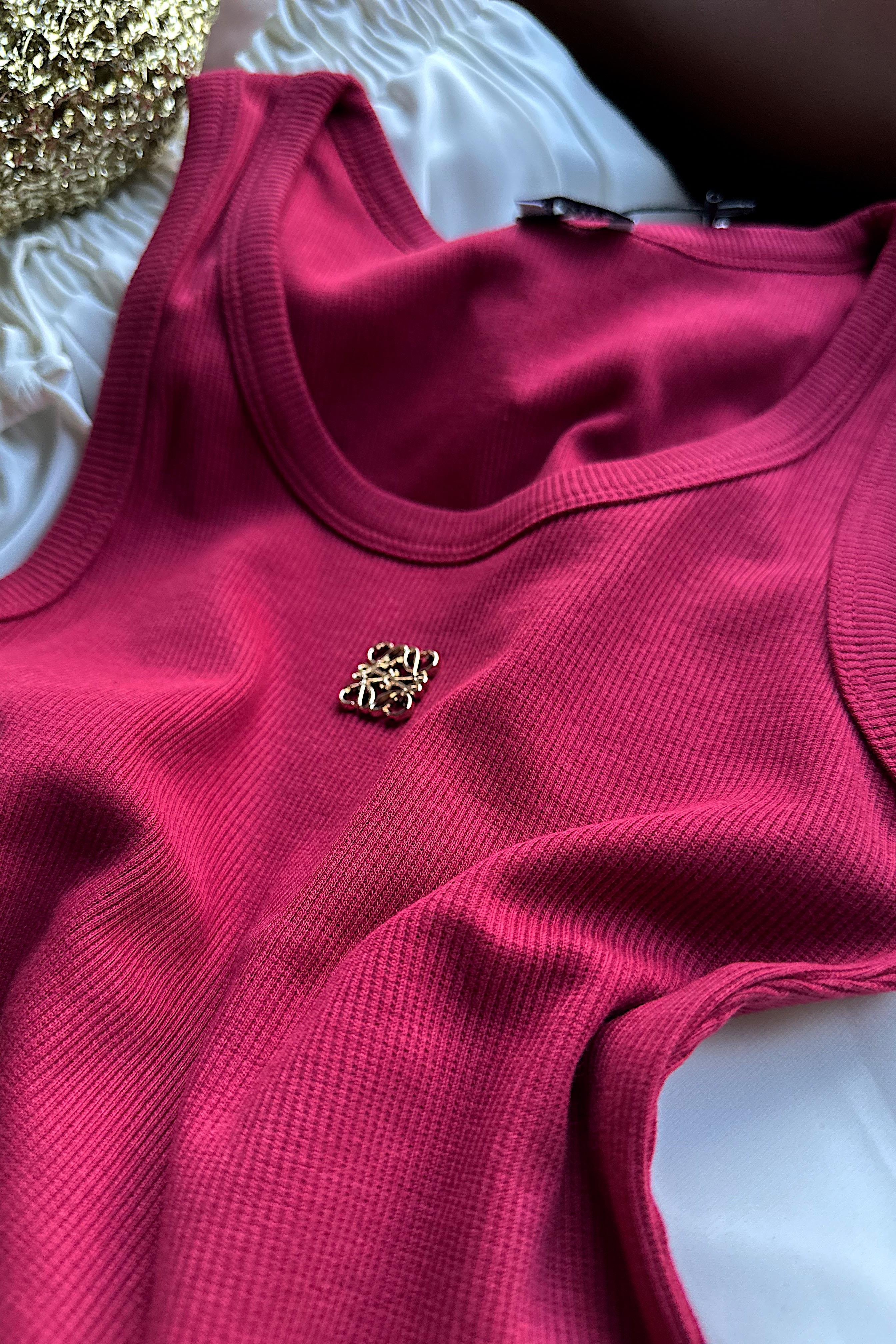 Marka Muadil Roma Metal Arma Detaylı Bluz Bordo