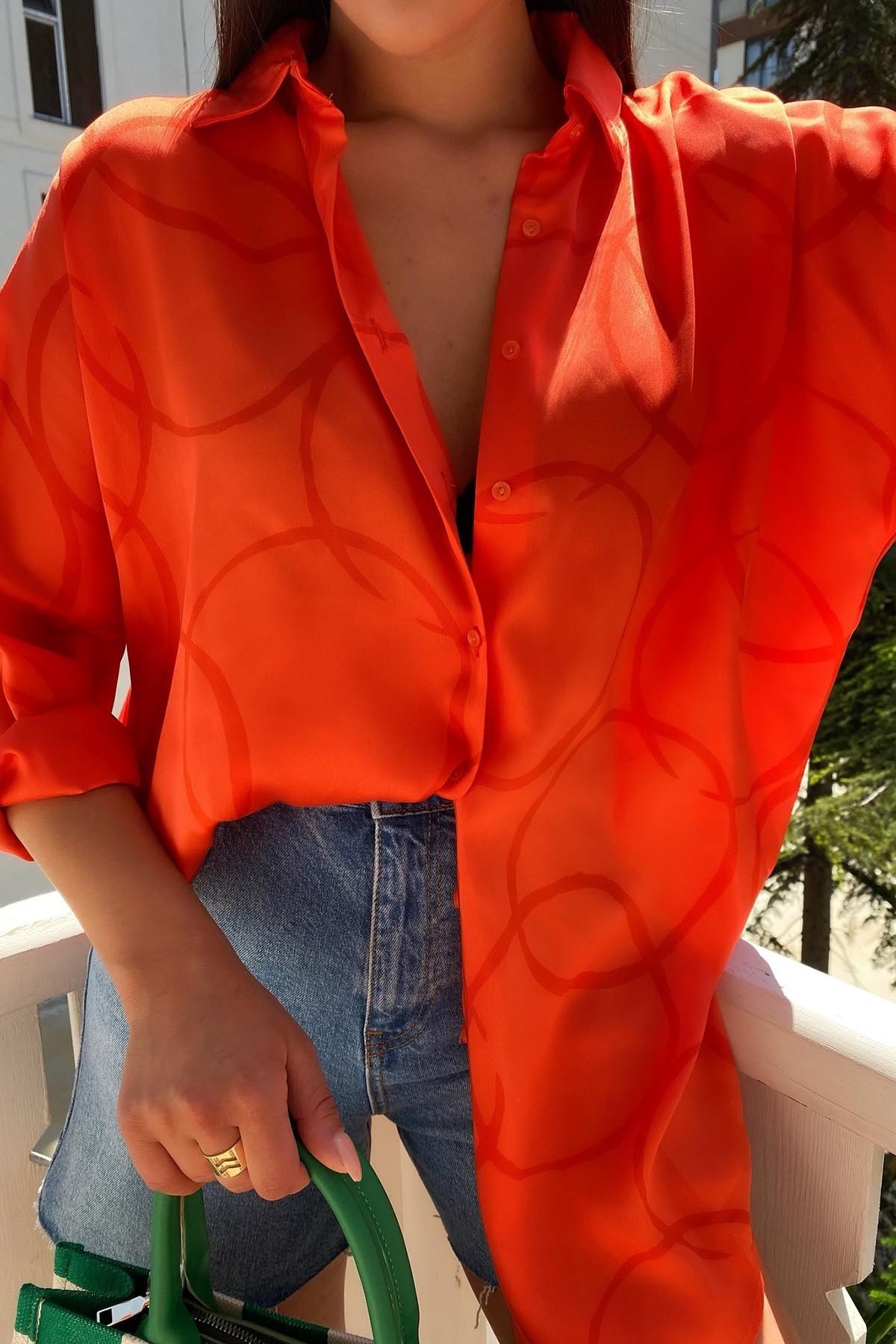 Nar Çiçeği Circle Desenli Oversize Saten Gömlek