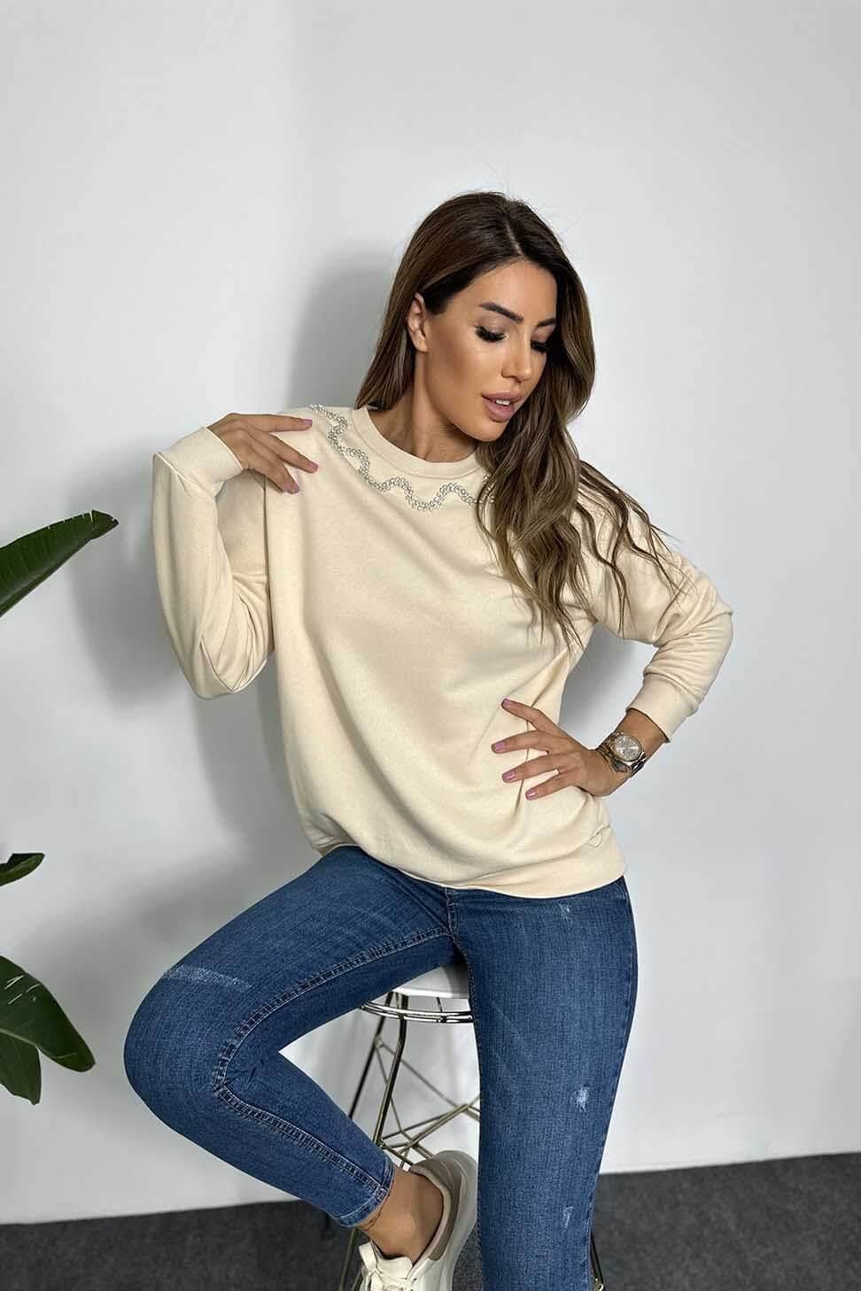 Naturel Pamuk Kumaş Yakası Taş Detaylı Kadın Sweatshirt Bej