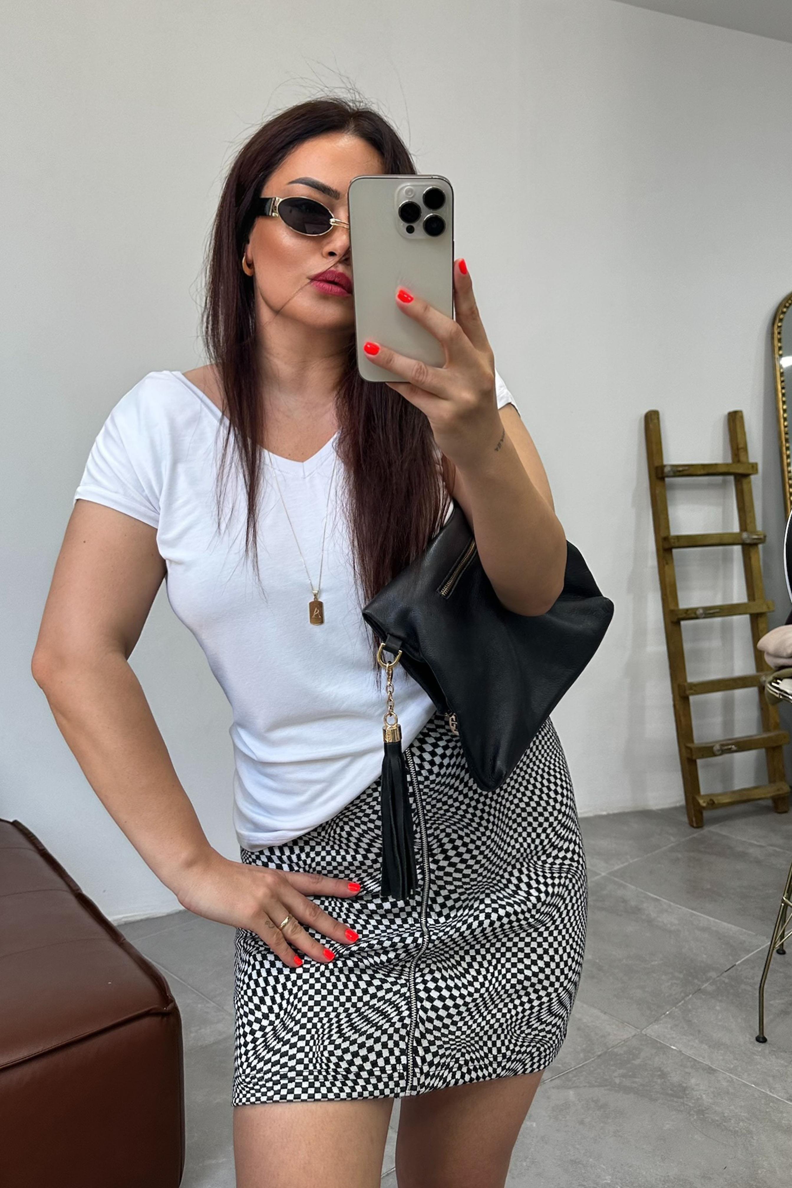 Önden Fermuar Detaylı Kaz Ayağı Model Mini Etek Siyah Beyaz