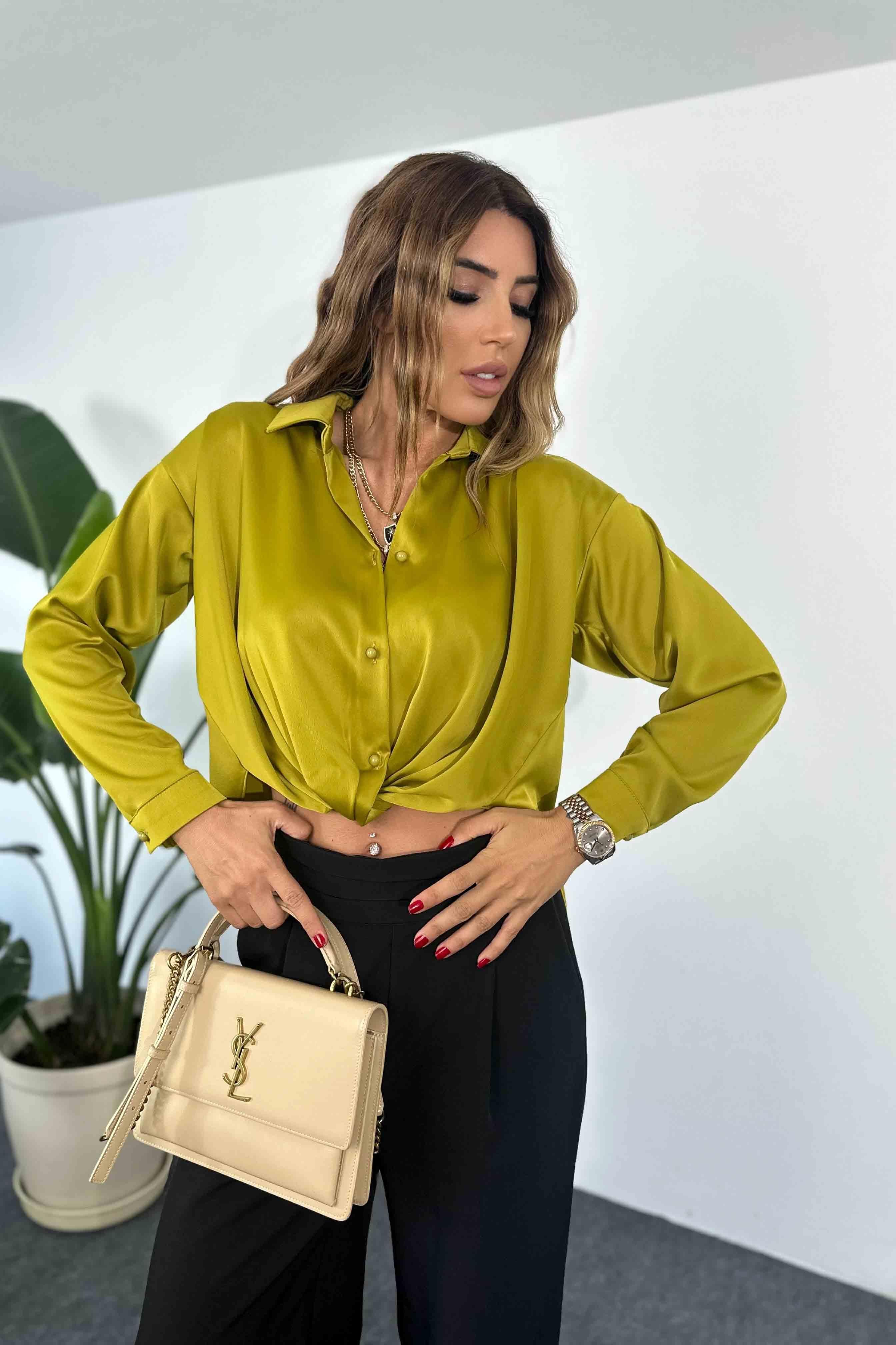 Önden Kıvrım Detaylı İnci Düğmeli Saten Bluz Olive