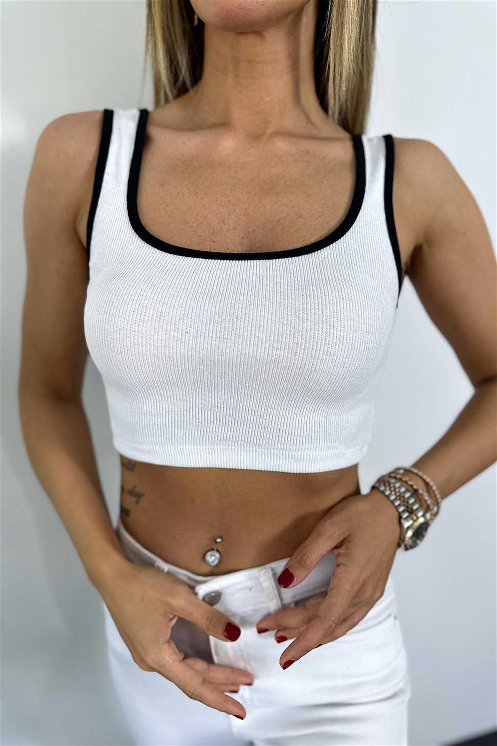 Orjinal Marka Askılı Zıt Renk Fitilli Crop Beyaz