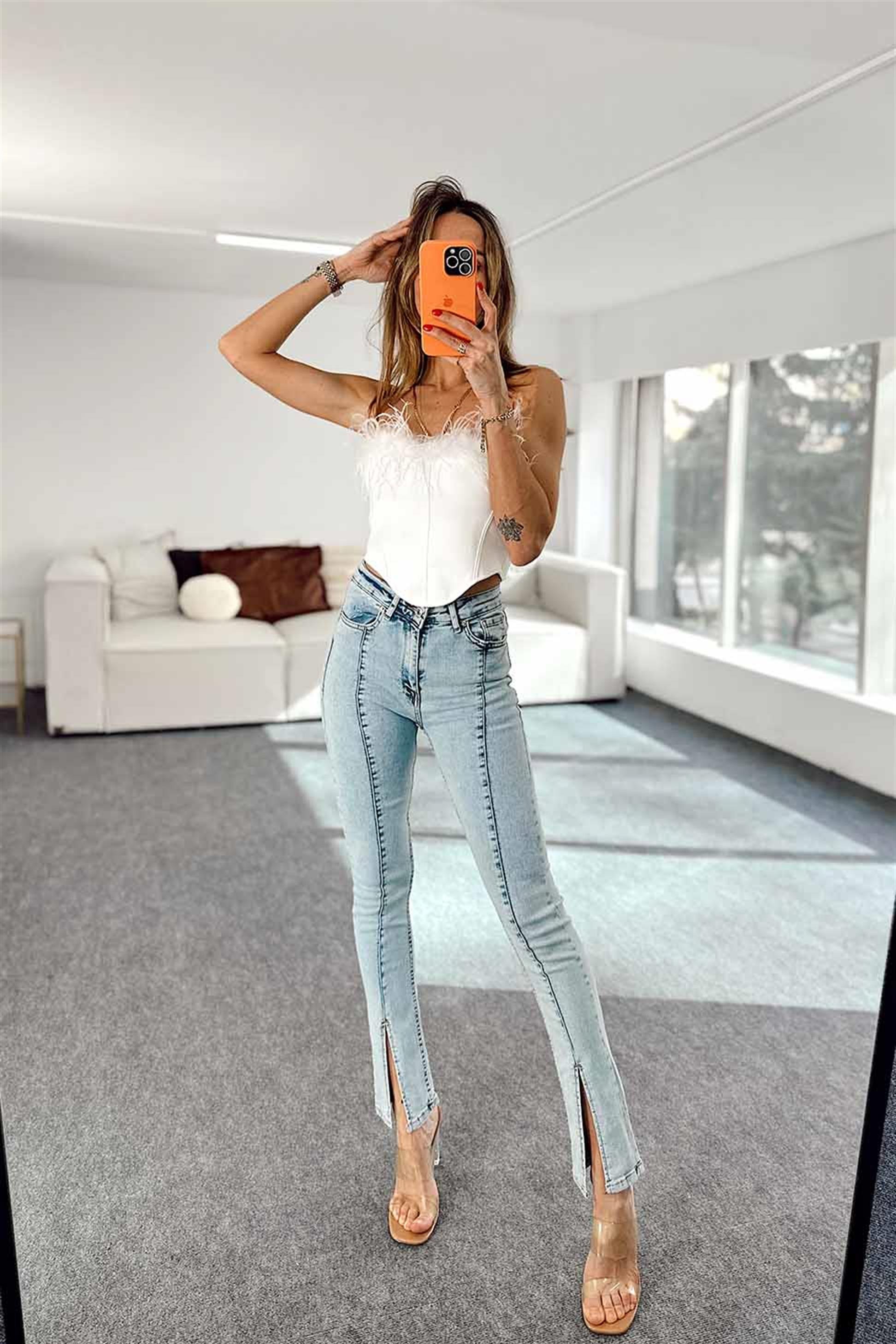 Otriş Tüy Detaylı Triko Top Beyaz