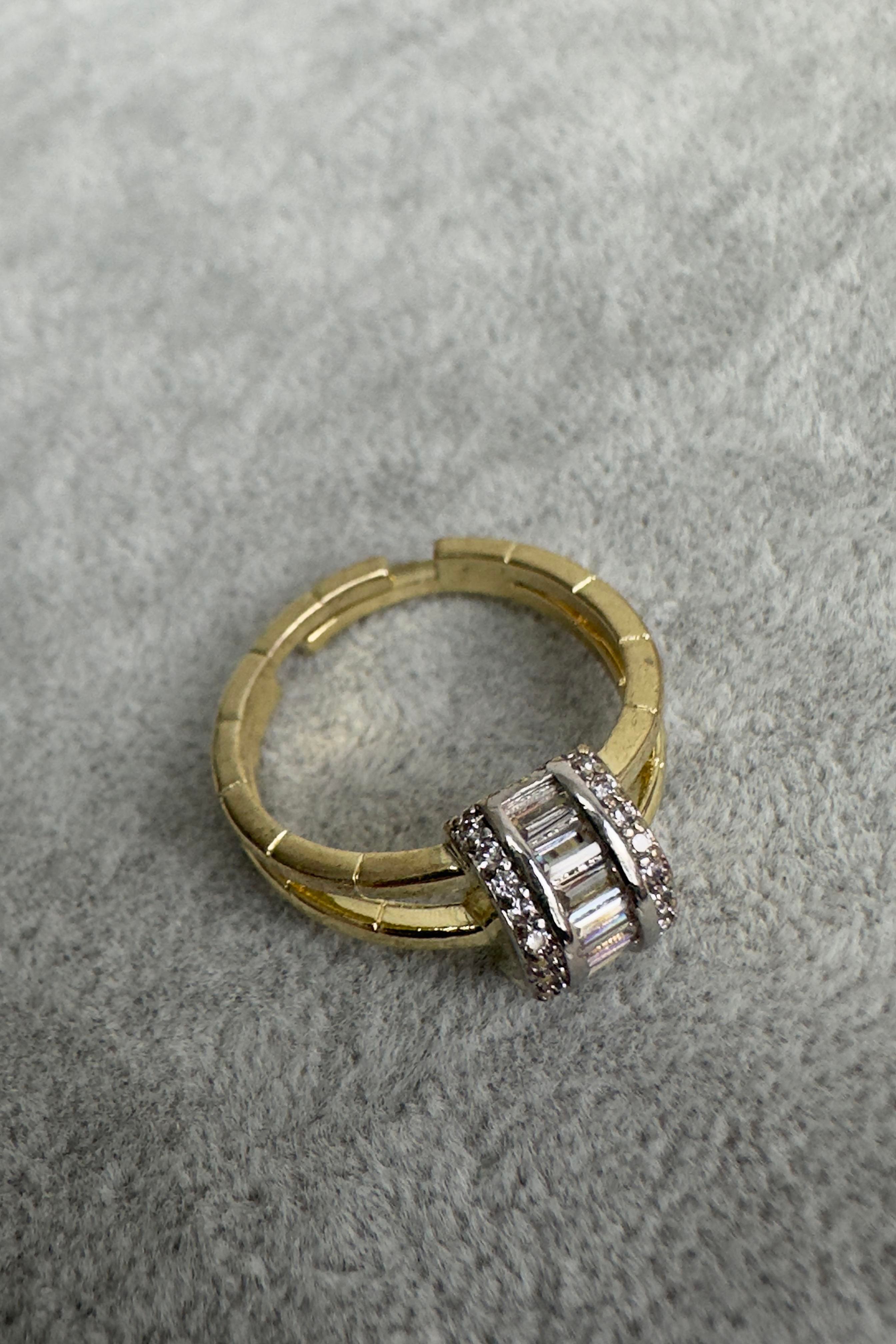 Oval Baget Zirkon Taşlı Ayarlanabilir Yüzük Gold