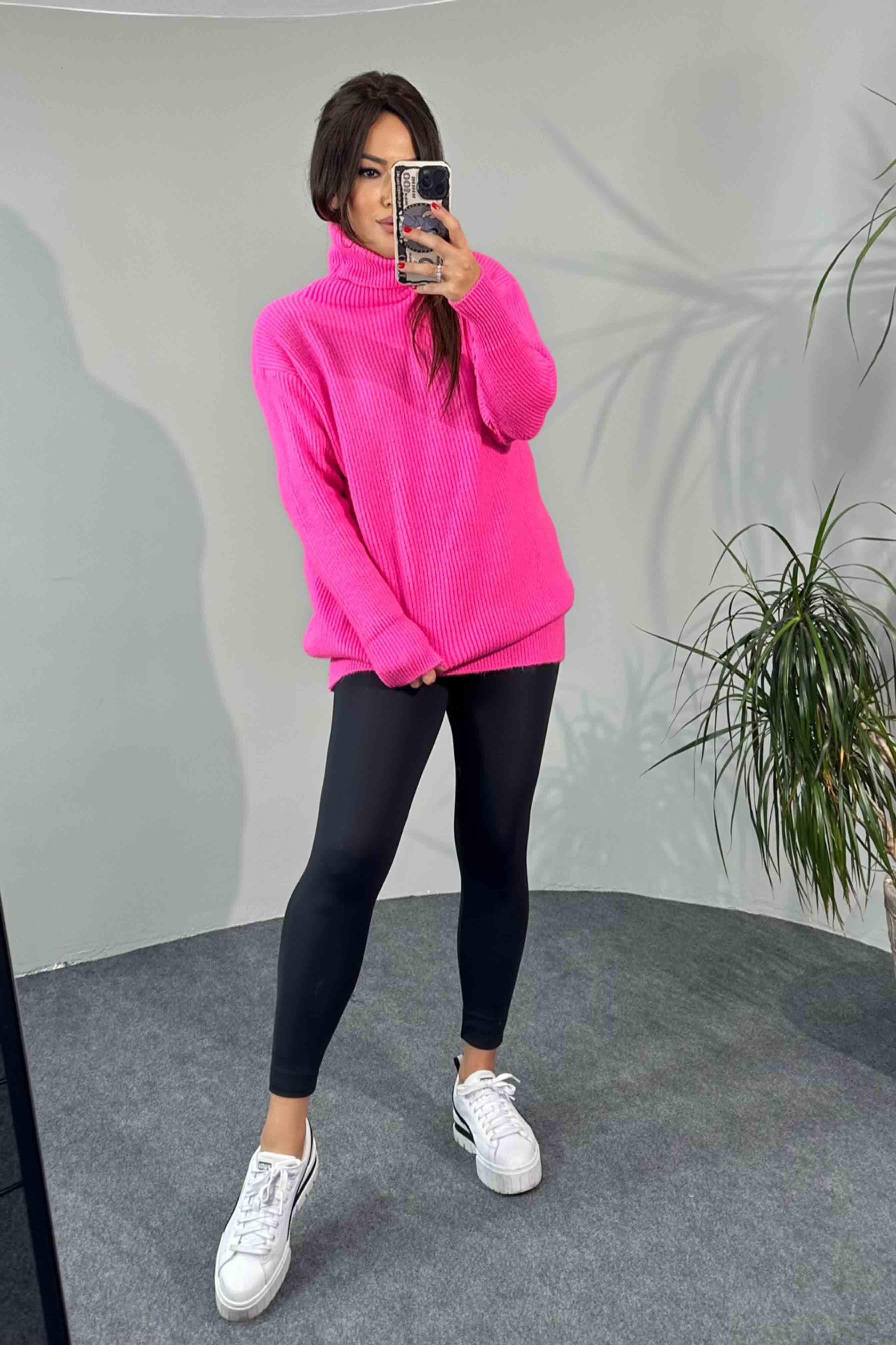 Oversize Balıkçı Yaka Kadın Kazak Neon Pembe