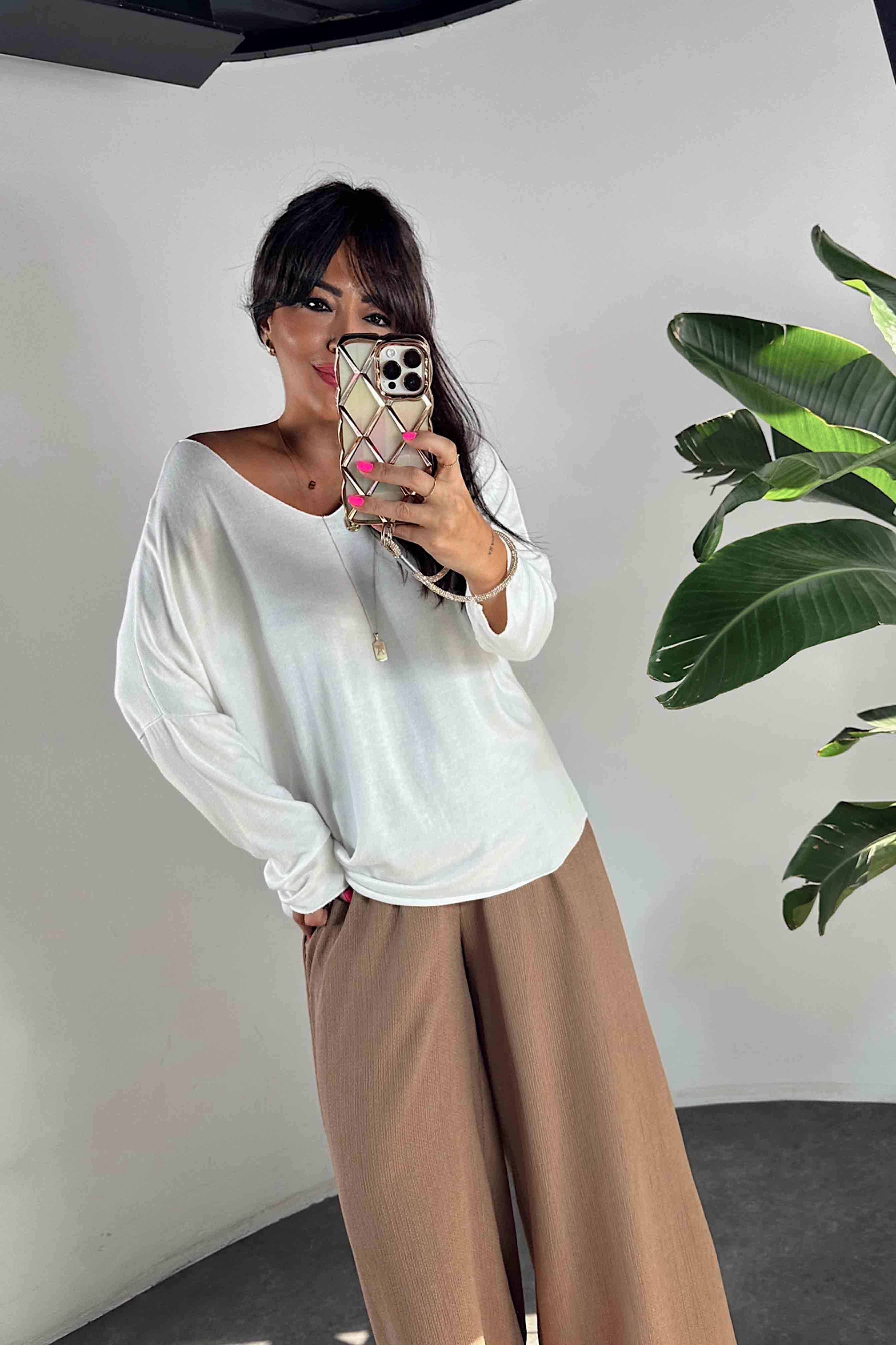 Oversize V Yaka Angora Kadın Kazak Beyaz