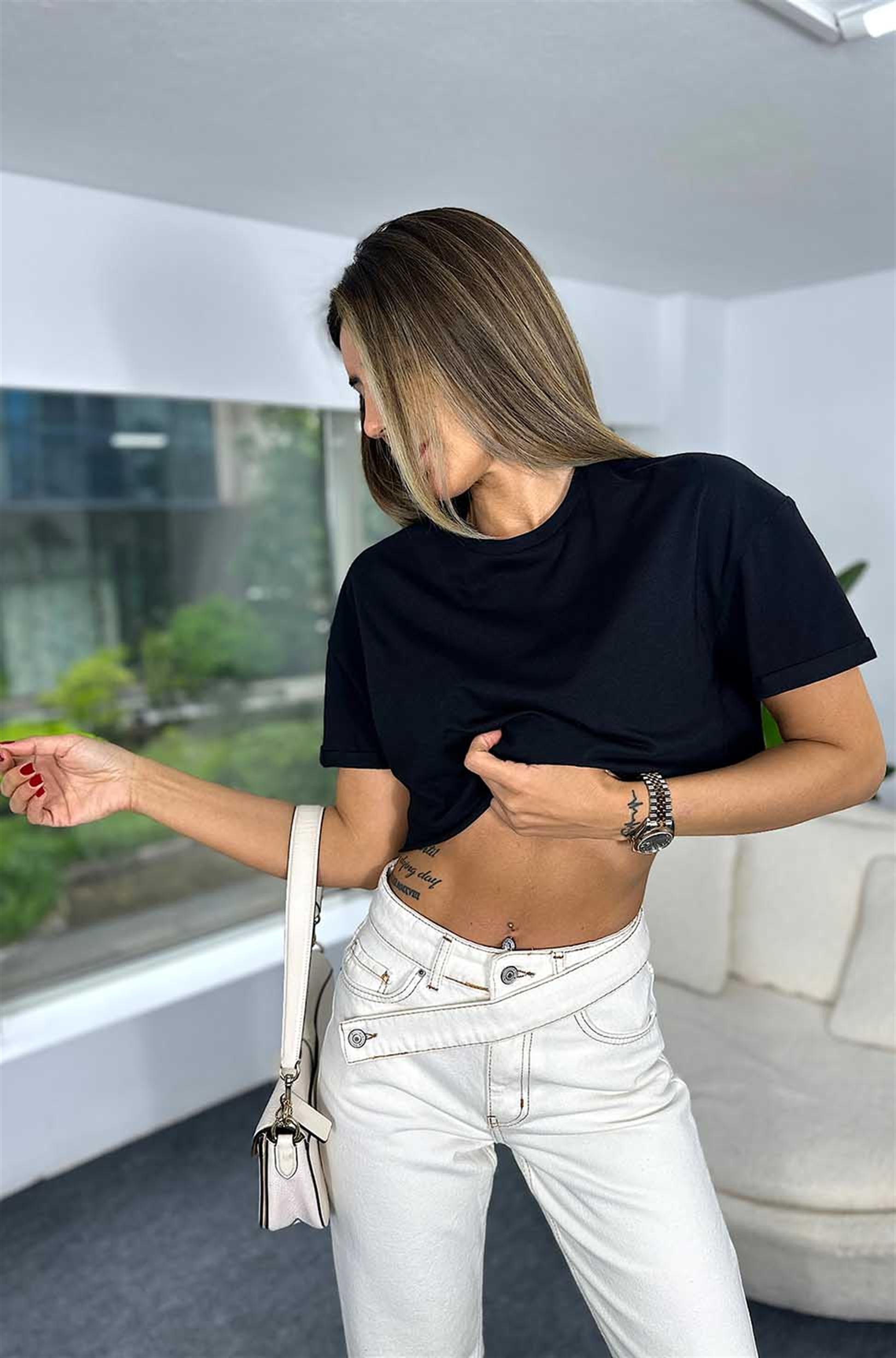 Pamuklu Lazer Kesim Crop Tişört Siyah