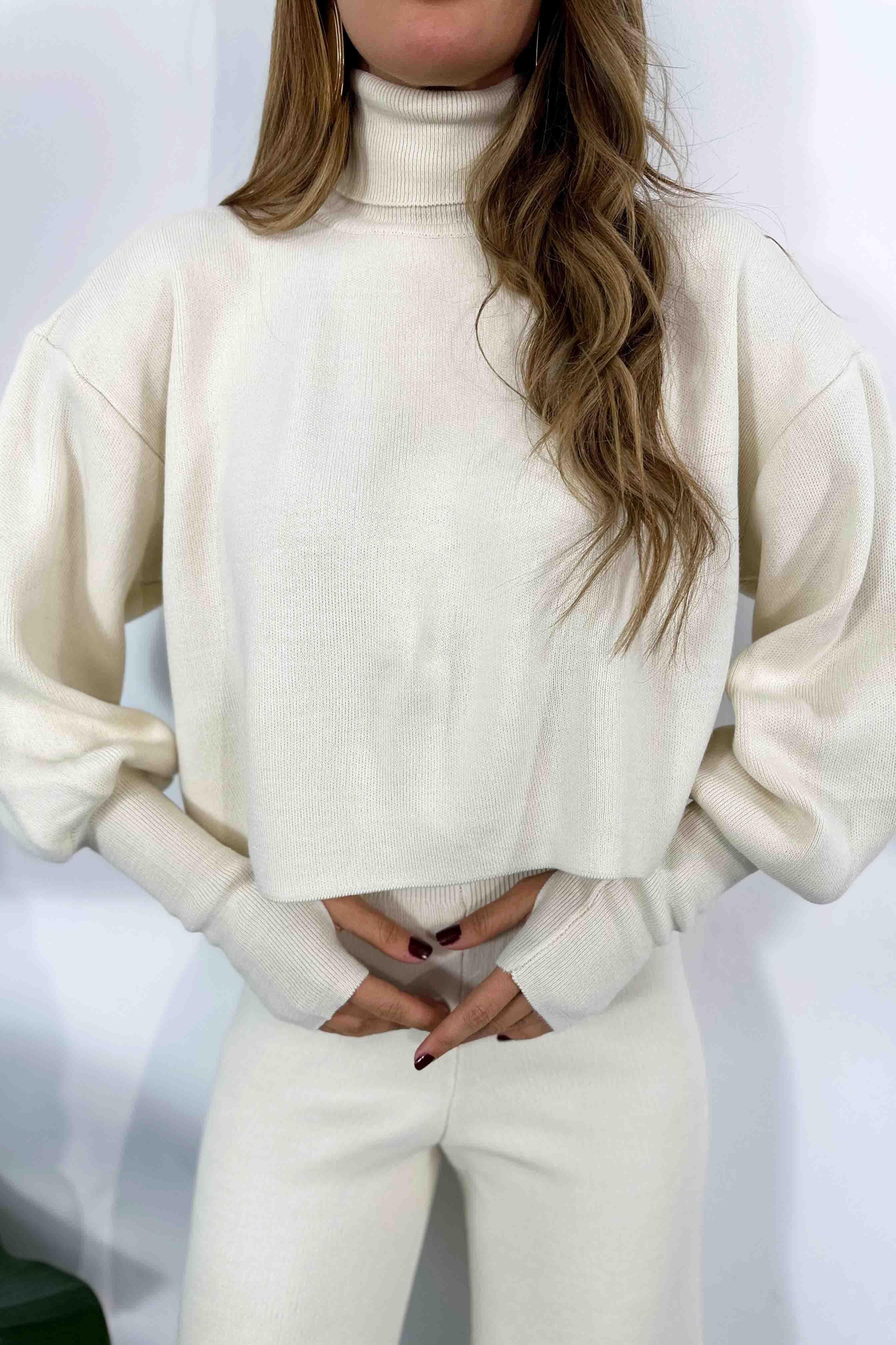 Parmak Geçişli Tasarım Triko Takım Ekru