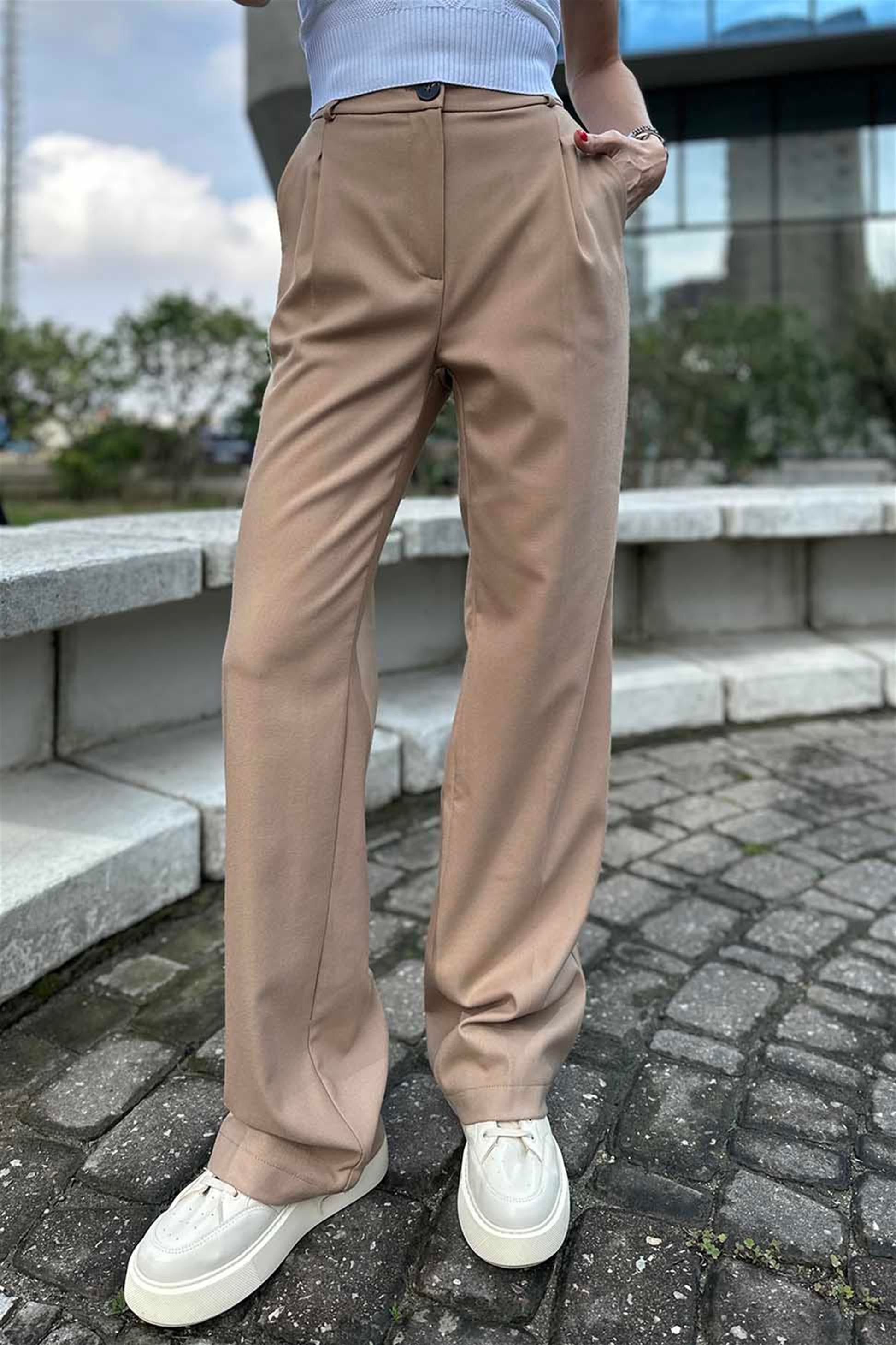 Pile Detaylı Bol Paça Kadın Kumaş Pantolon Camel