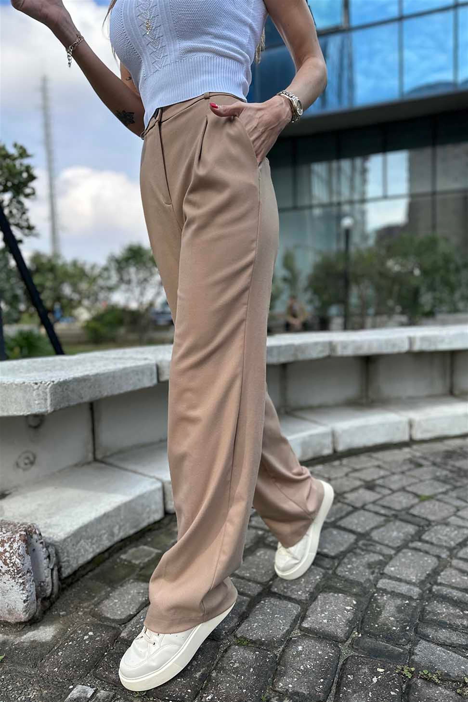 Pile Detaylı Bol Paça Kadın Kumaş Pantolon Camel