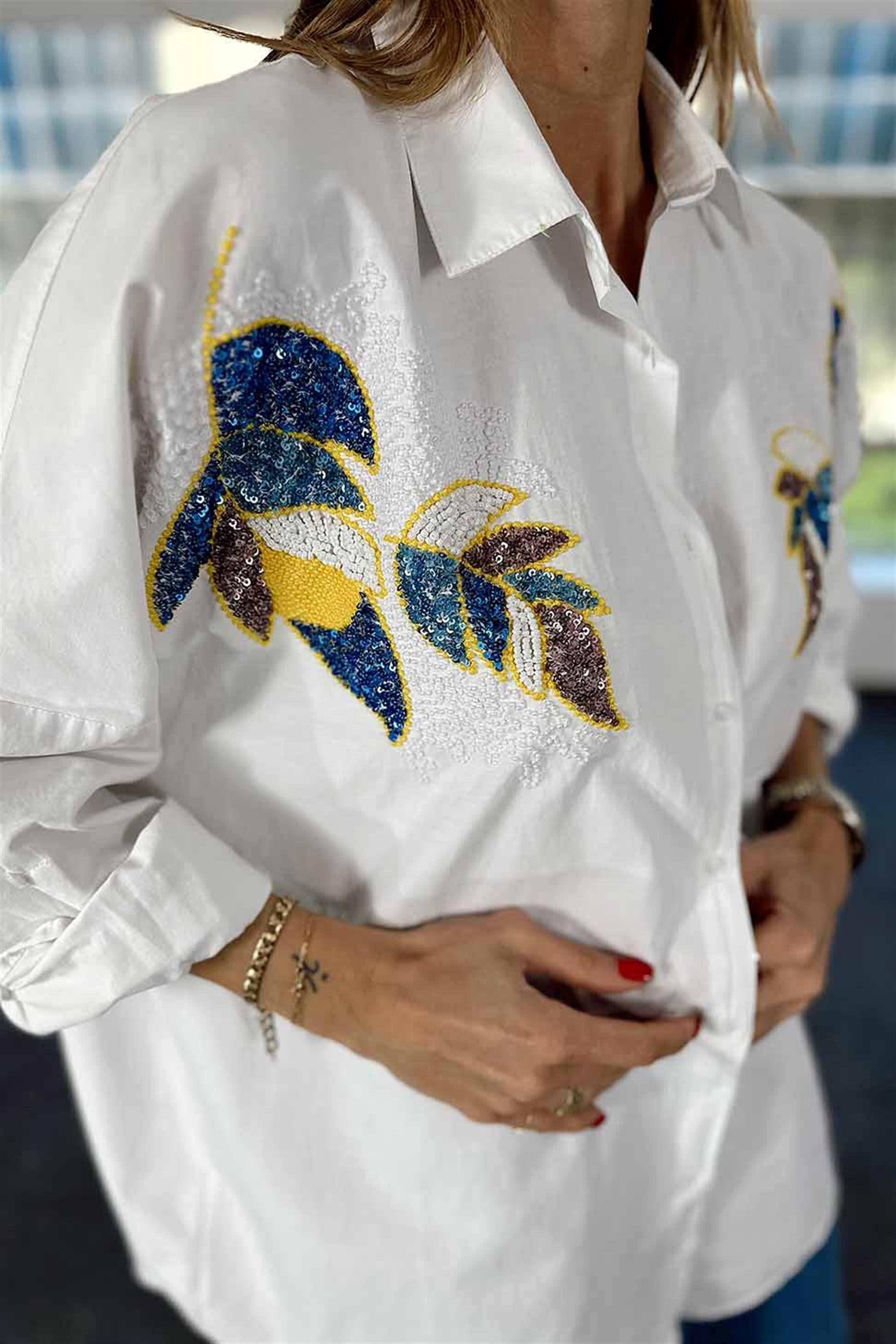 Poplin Kumaş Pul ve Boncuk Nakışlı Oversize Kadın Gömlek Beyaz
