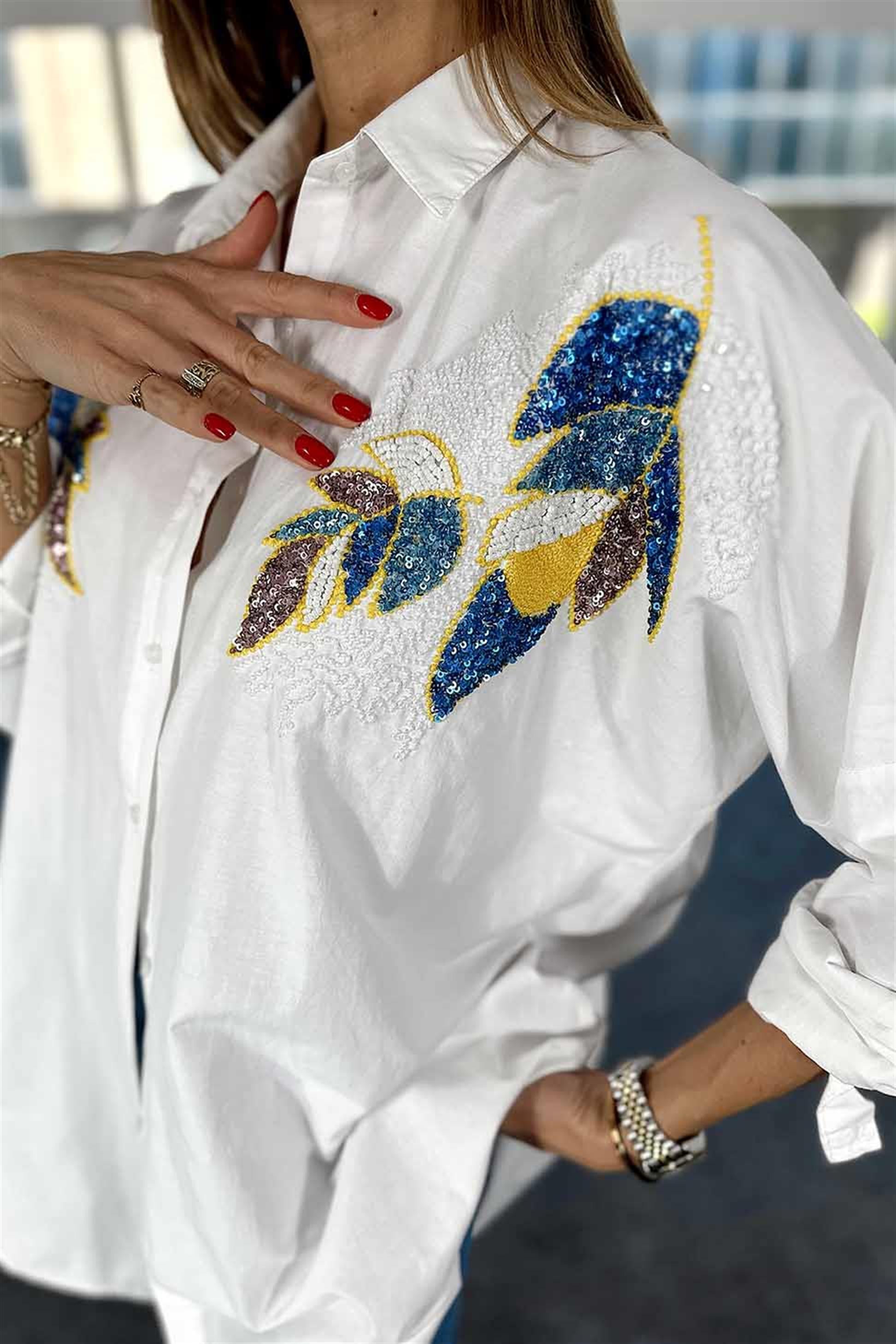 Poplin Kumaş Pul ve Boncuk Nakışlı Oversize Kadın Gömlek Beyaz