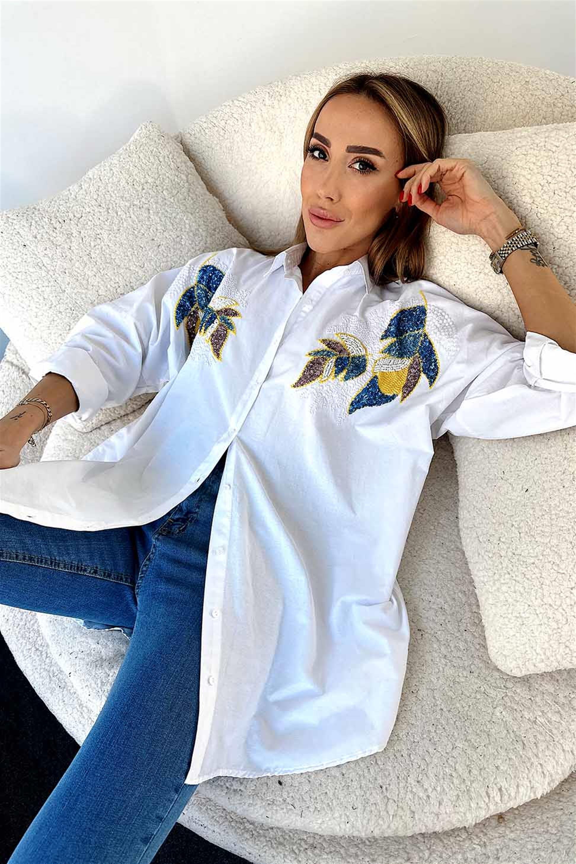 Poplin Kumaş Pul ve Boncuk Nakışlı Oversize Kadın Gömlek Beyaz