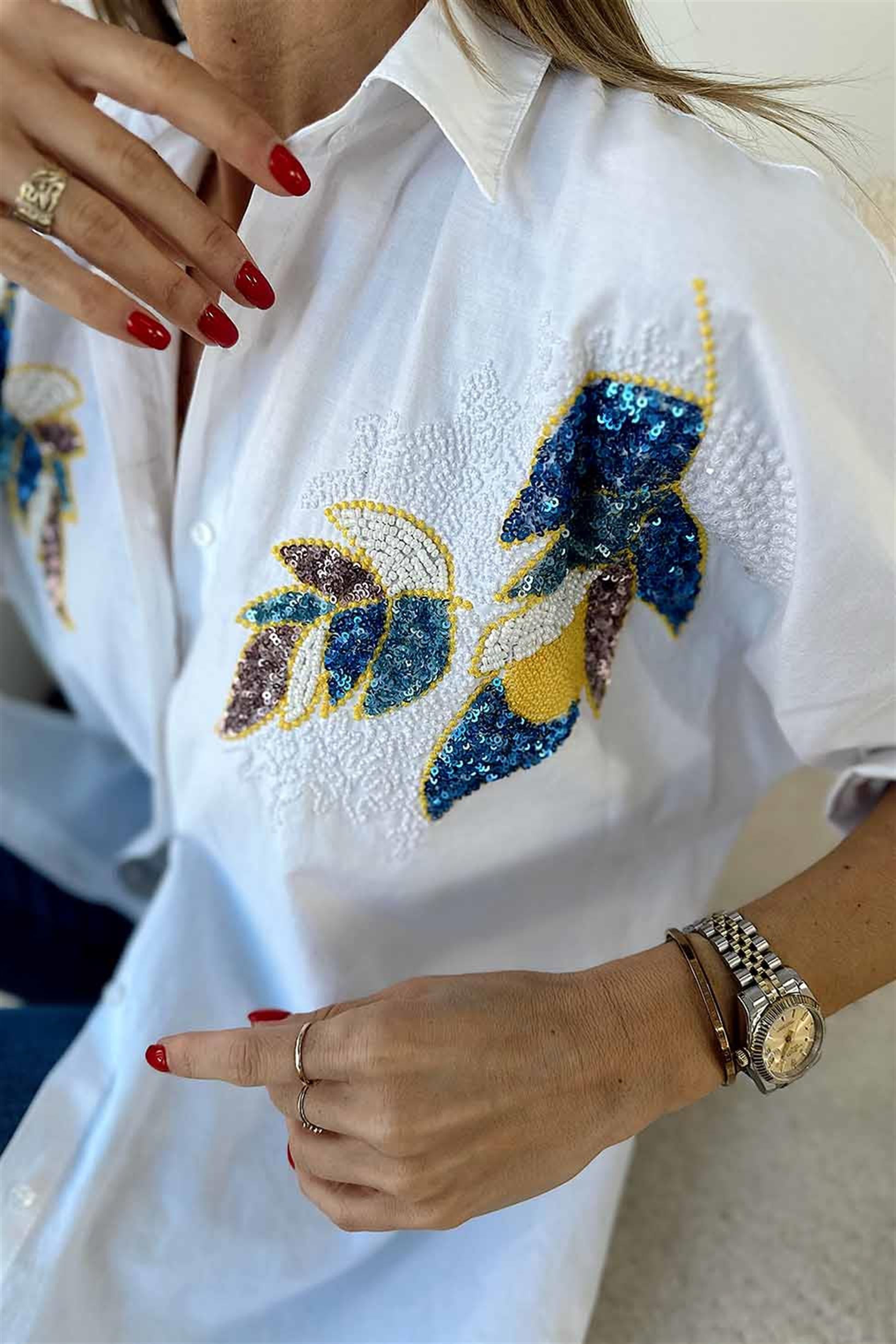 Poplin Kumaş Pul ve Boncuk Nakışlı Oversize Kadın Gömlek Beyaz