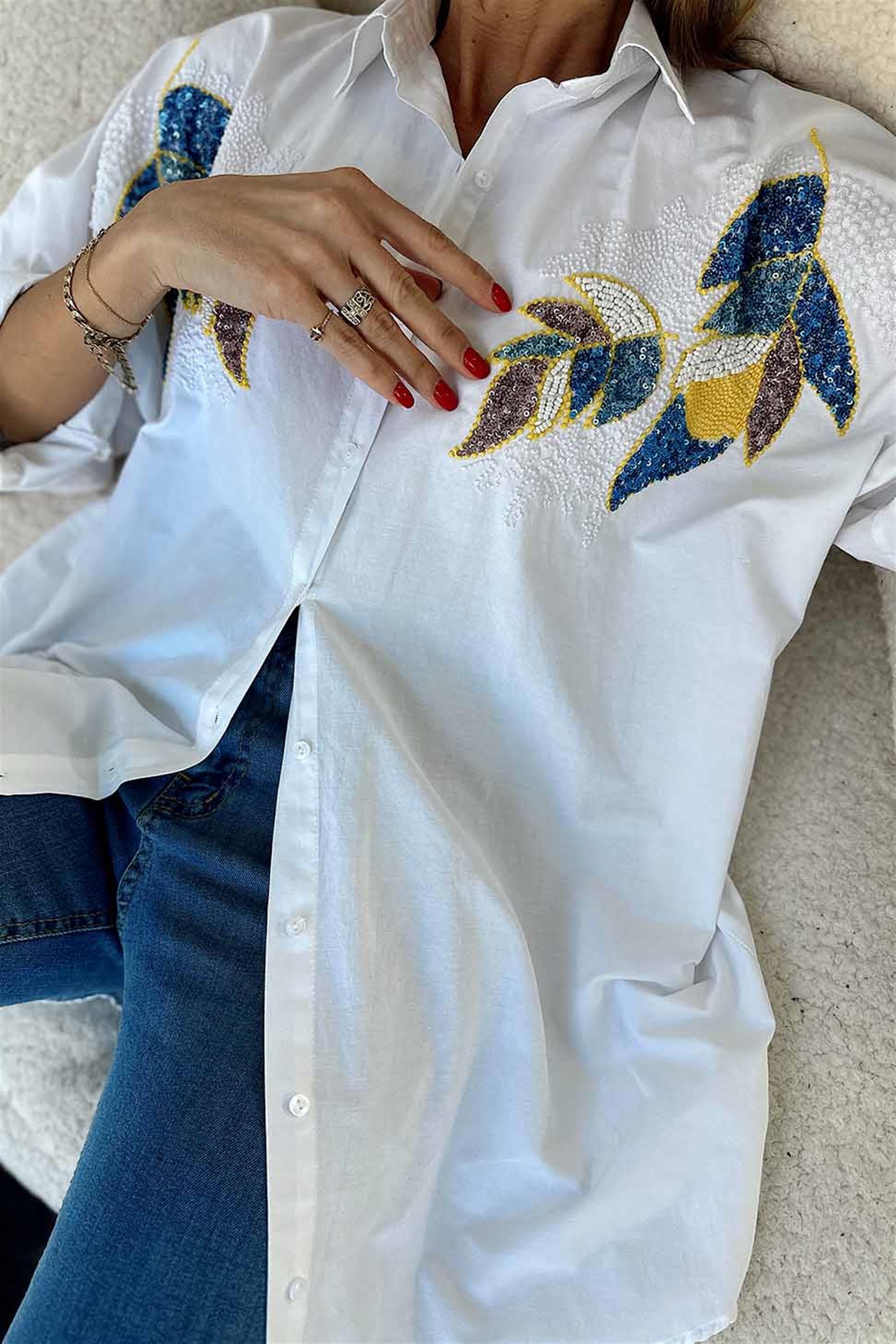 Poplin Kumaş Pul ve Boncuk Nakışlı Oversize Kadın Gömlek Beyaz