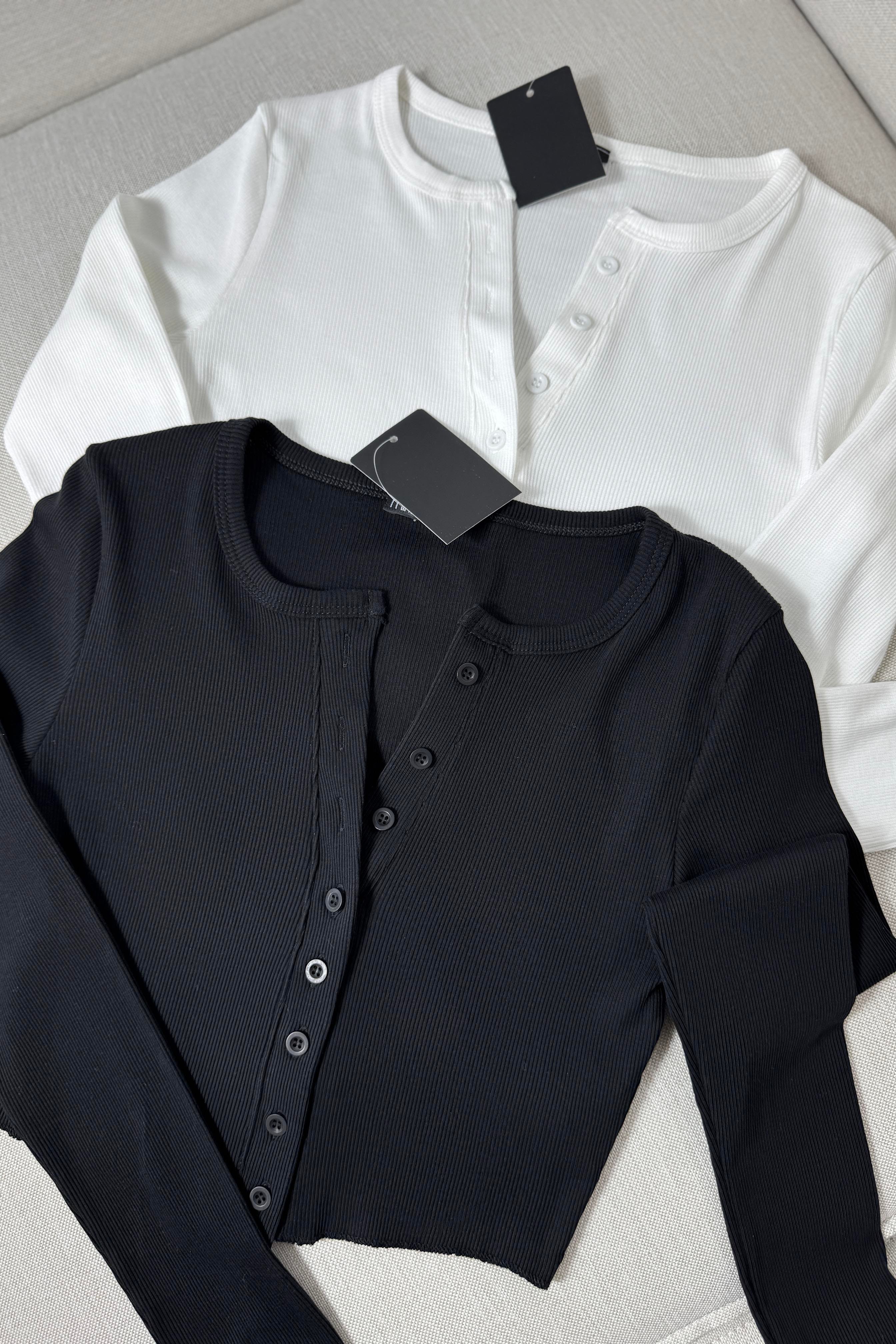 Premium Kalite Düğme Detaylı Fitilli Crop Bluz Siyah