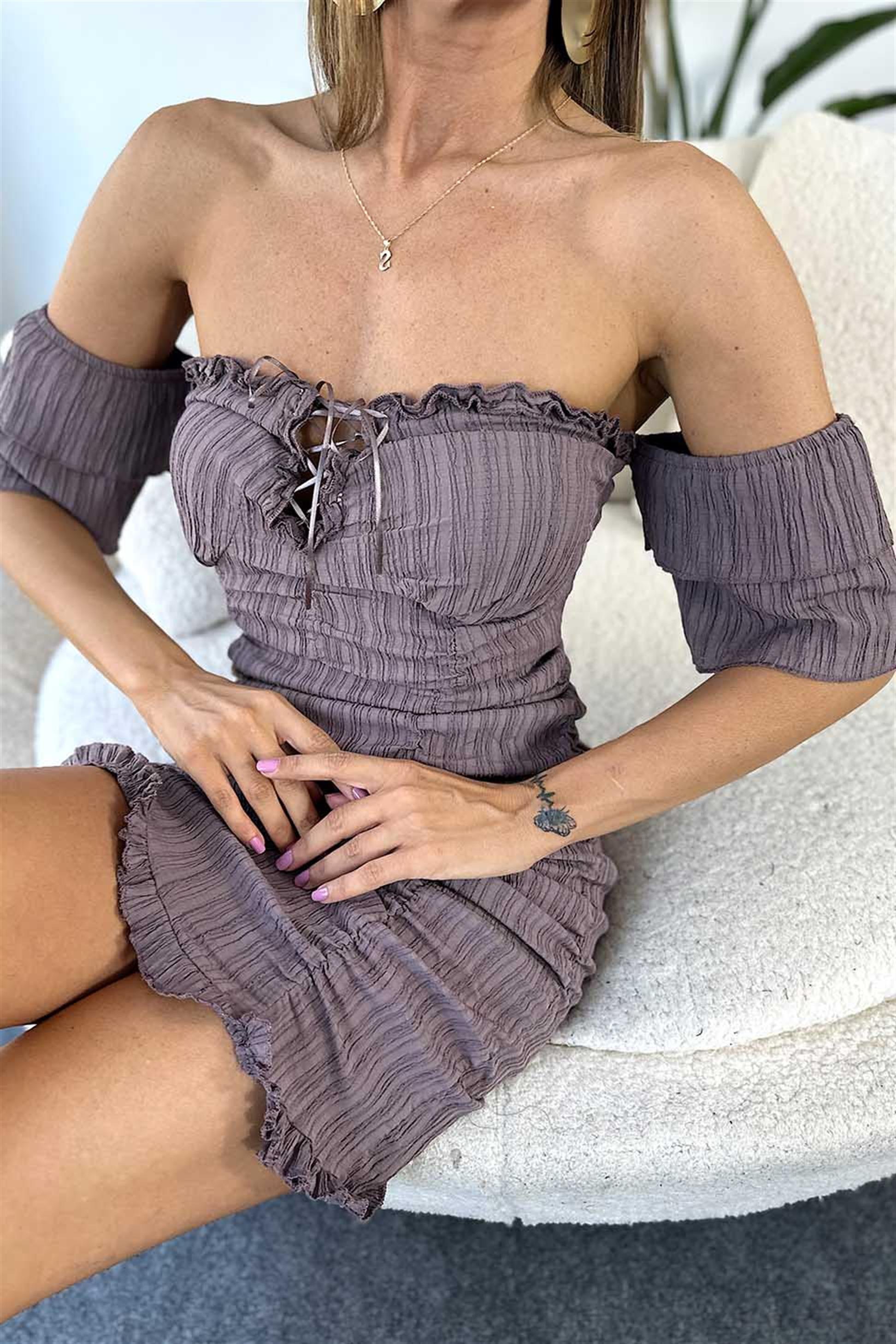 Premium Kalite Gofre Kumaş Gloplu ve Büzgülü Mini Elbise Mürdüm