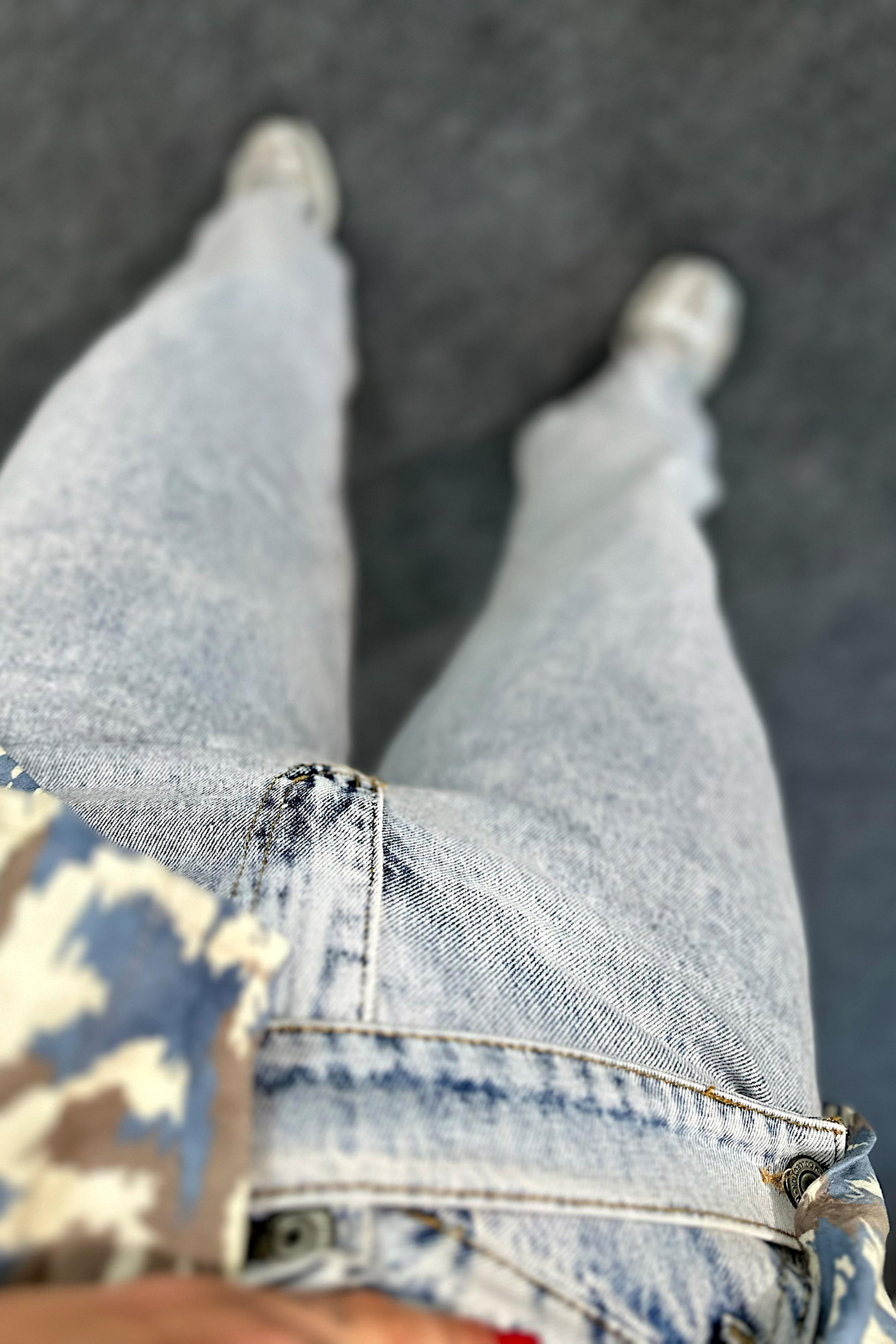 Premium Kalite Kemer Detaylı Mom Jean Pantolon Buz Mavisi