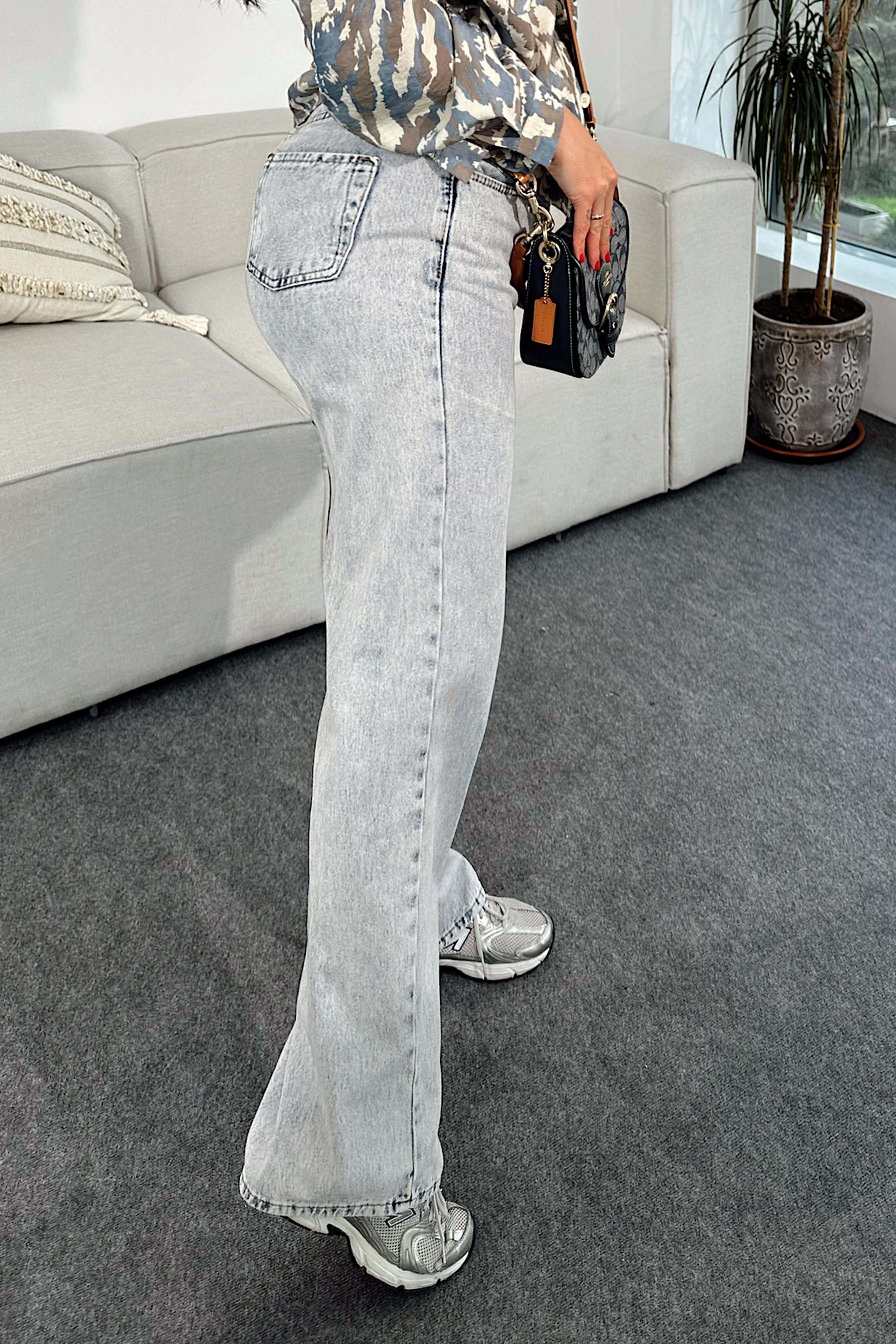 Premium Kalite Kemer Detaylı Mom Jean Pantolon Buz Mavisi