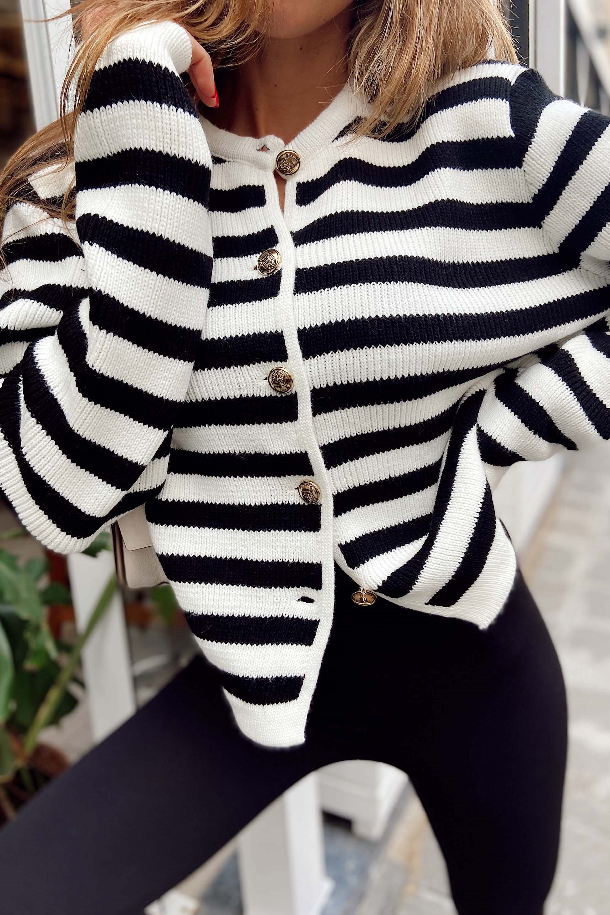 Premium Kalite Siyah Çizgili Hırka