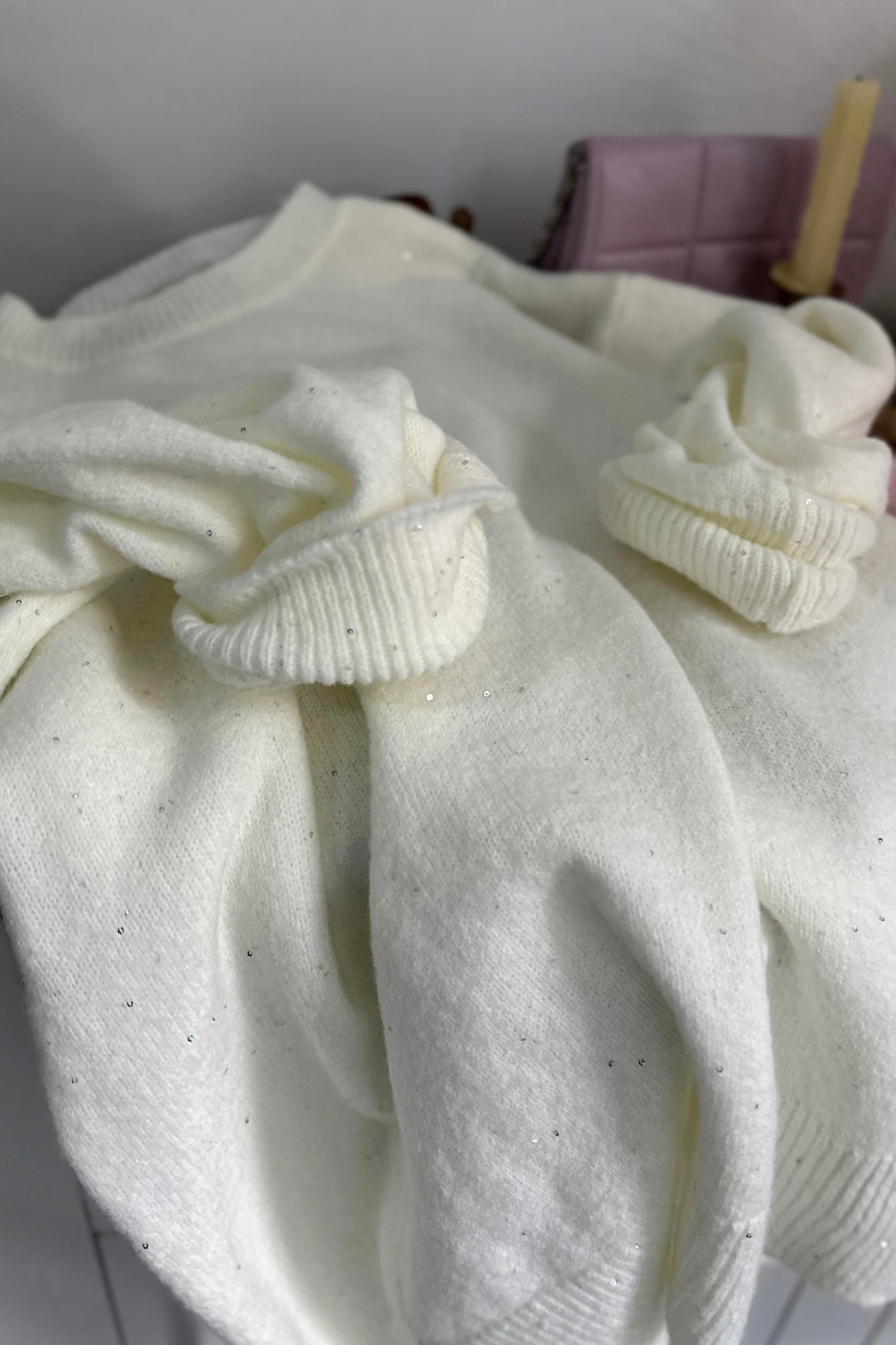 Premium Kalite Yumoş Dokulu Pul Detaylı Kazak Ekru