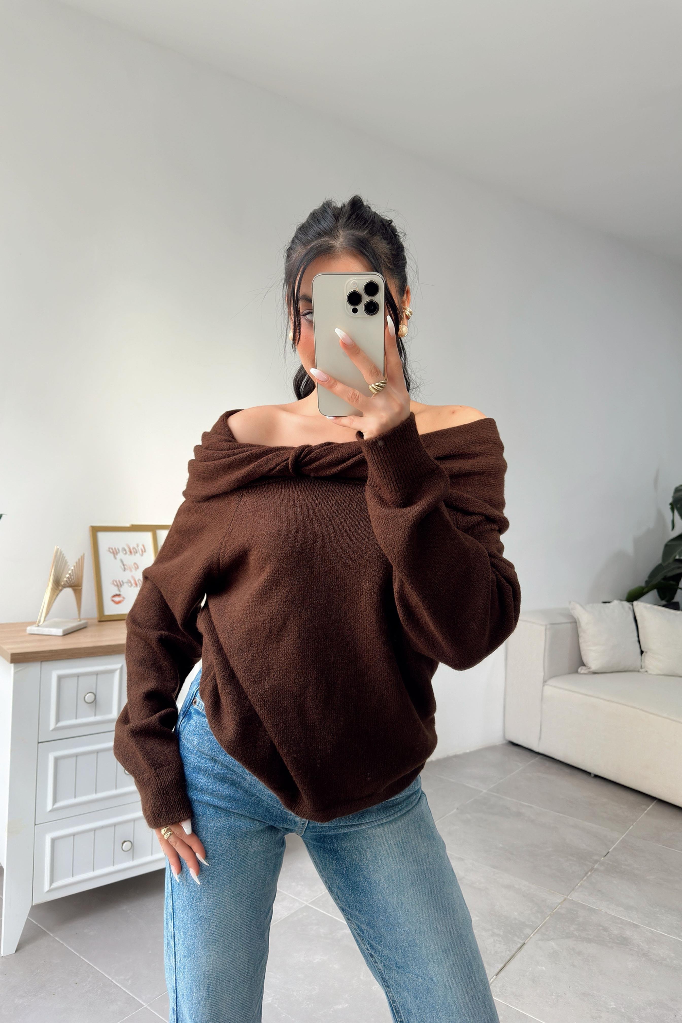 Premium Seri Degaje Yaka Triko Kazak Acı Kahve