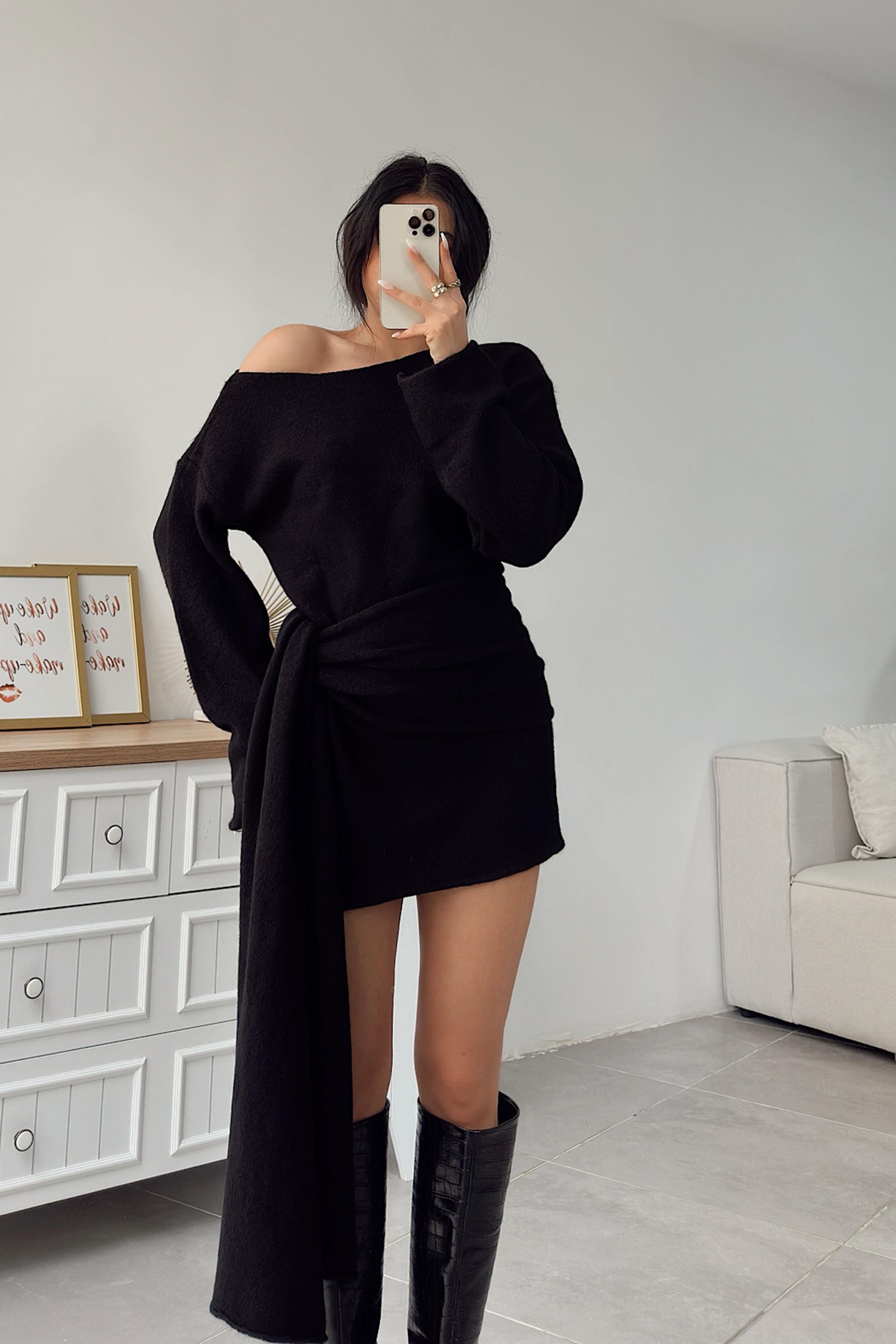Premium Seri Tek Omuz Kuşak Detaylı Mini Triko Elbise Siyah