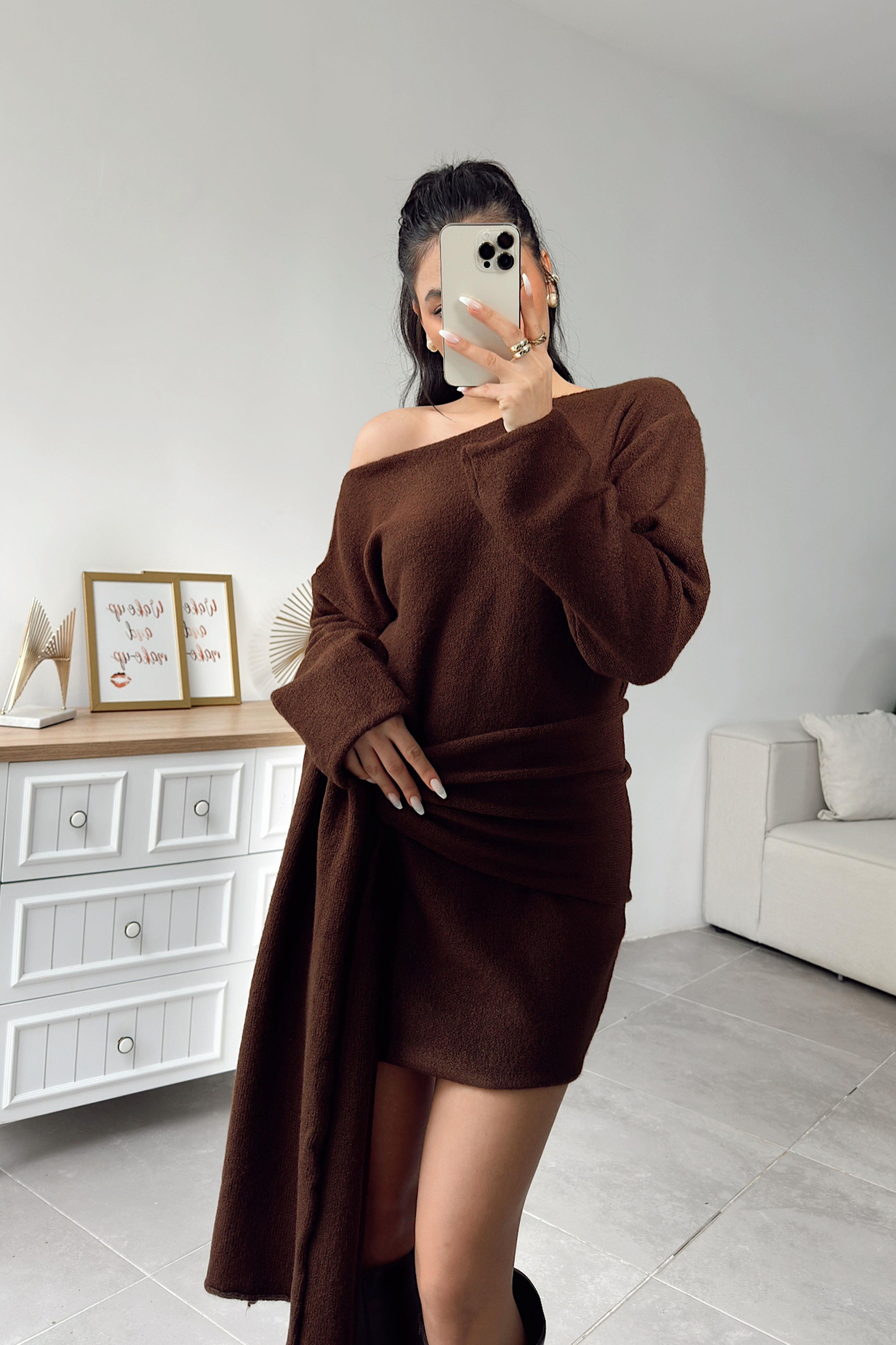 Premium Seri Tek Omuz Kuşak Detaylı Mini Triko Elbise Acı Kahve