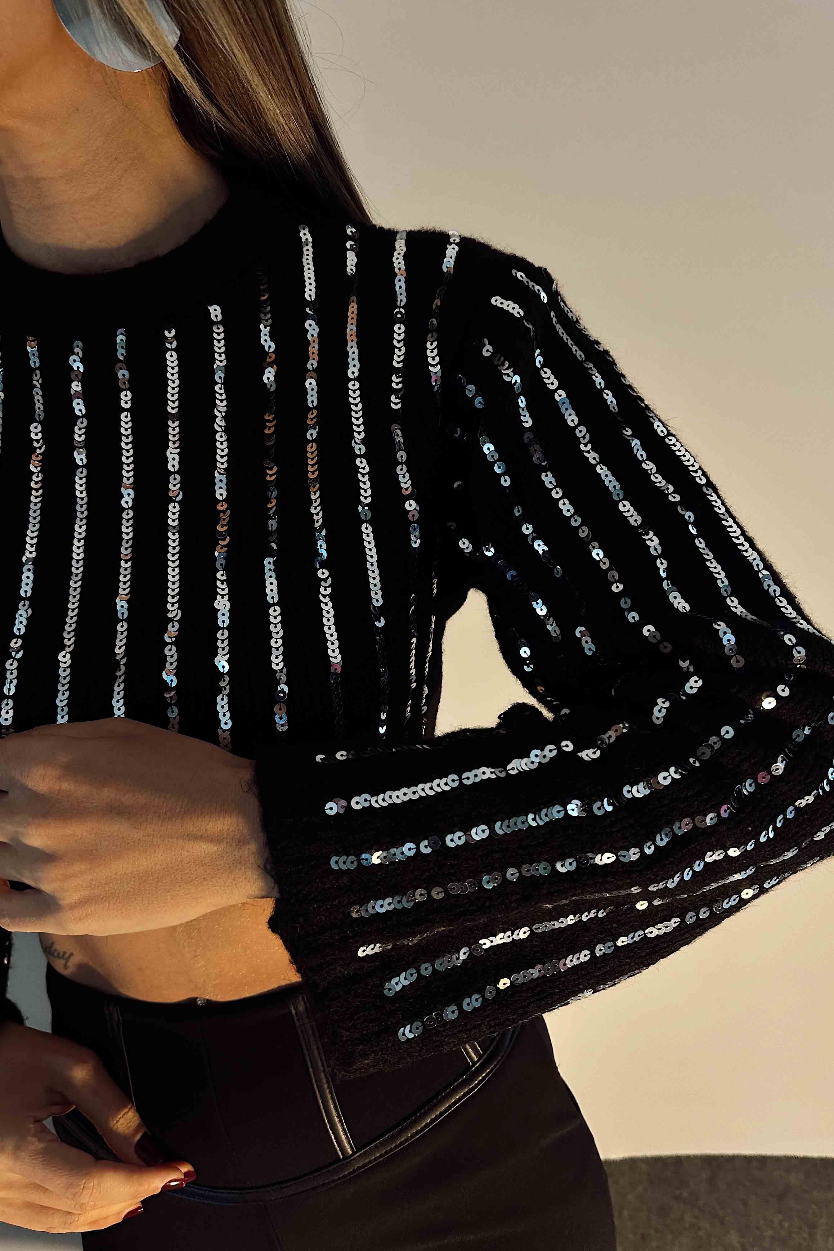 Pullu Crop Kazak Siyah