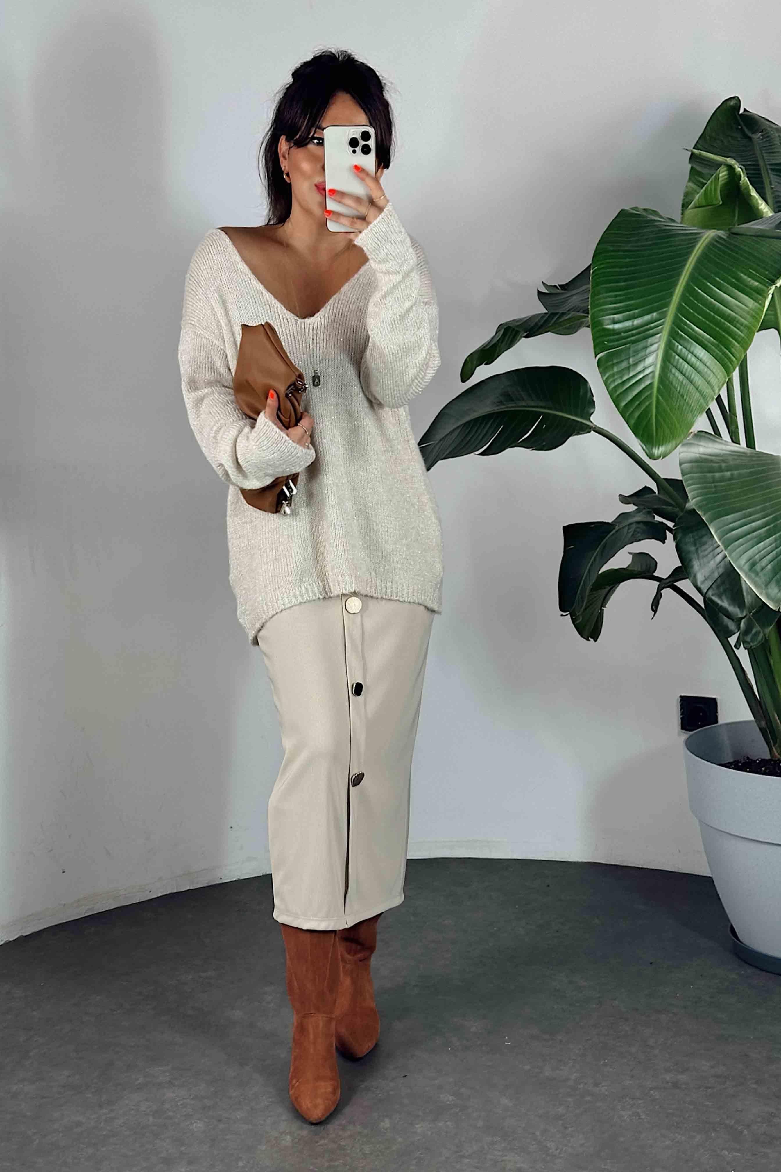 Pullu Tasarım V Yaka Örme Kadın Kazak Ekru