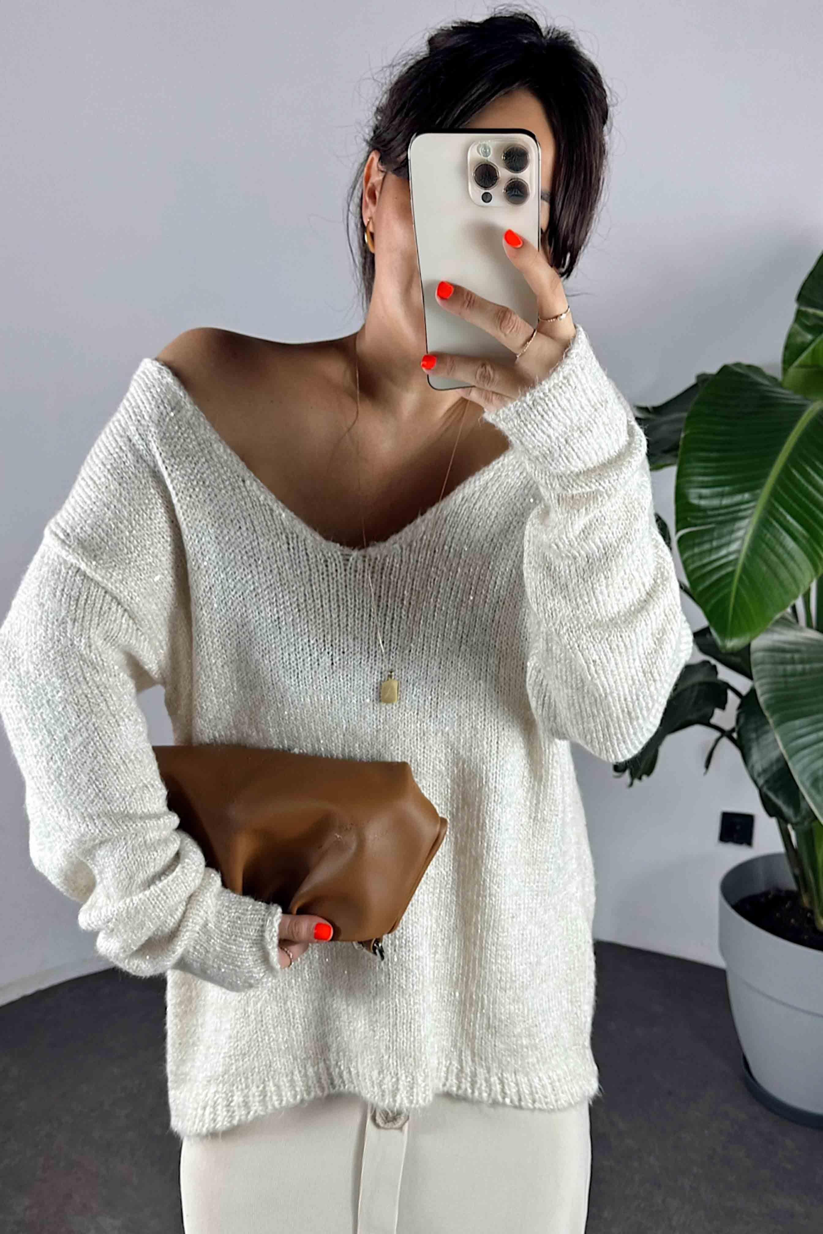 Pullu Tasarım V Yaka Örme Kadın Kazak Ekru