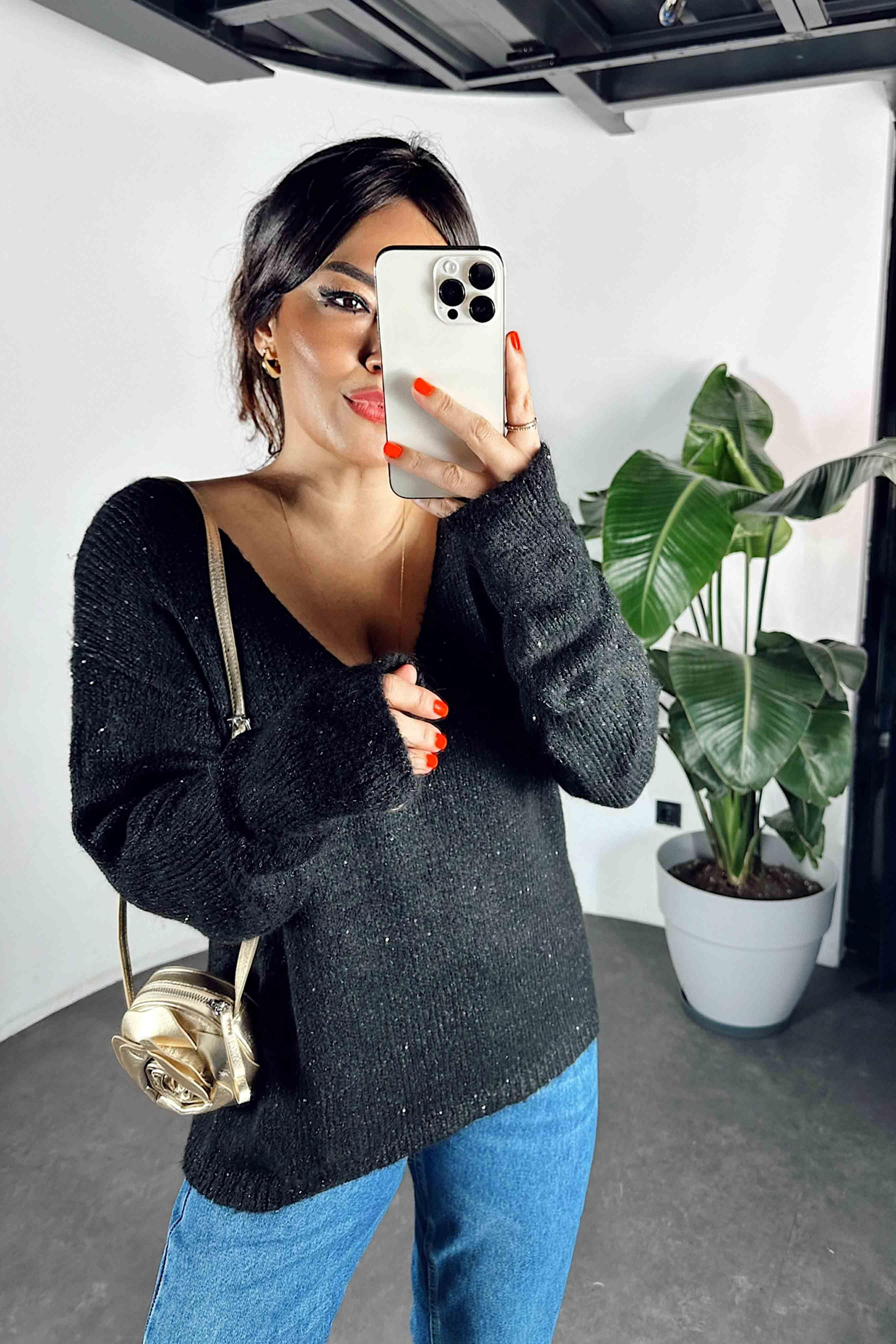 Pullu Tasarım V Yaka Örme Kadın Kazak Siyah