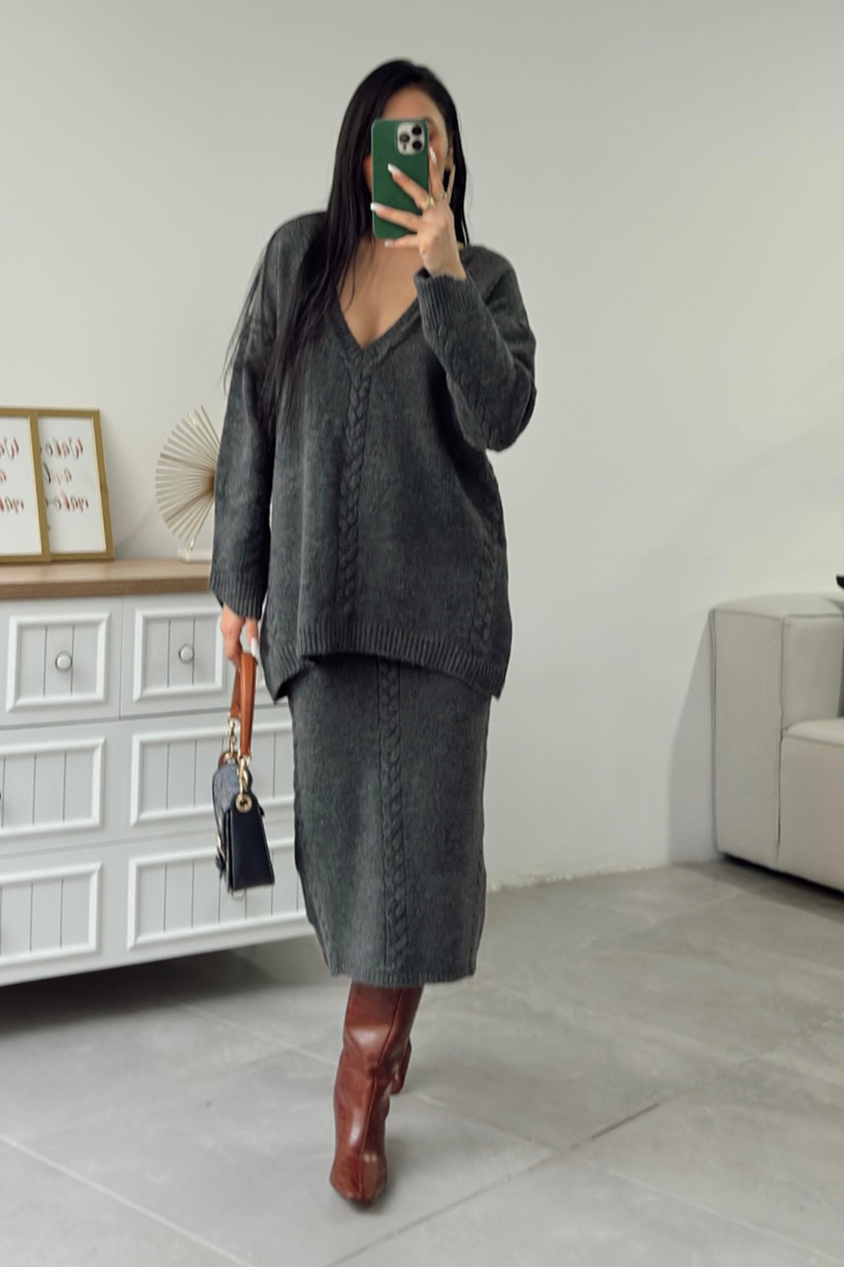 Saç Örgü Detaylı Etekli Triko Takım Antrasit