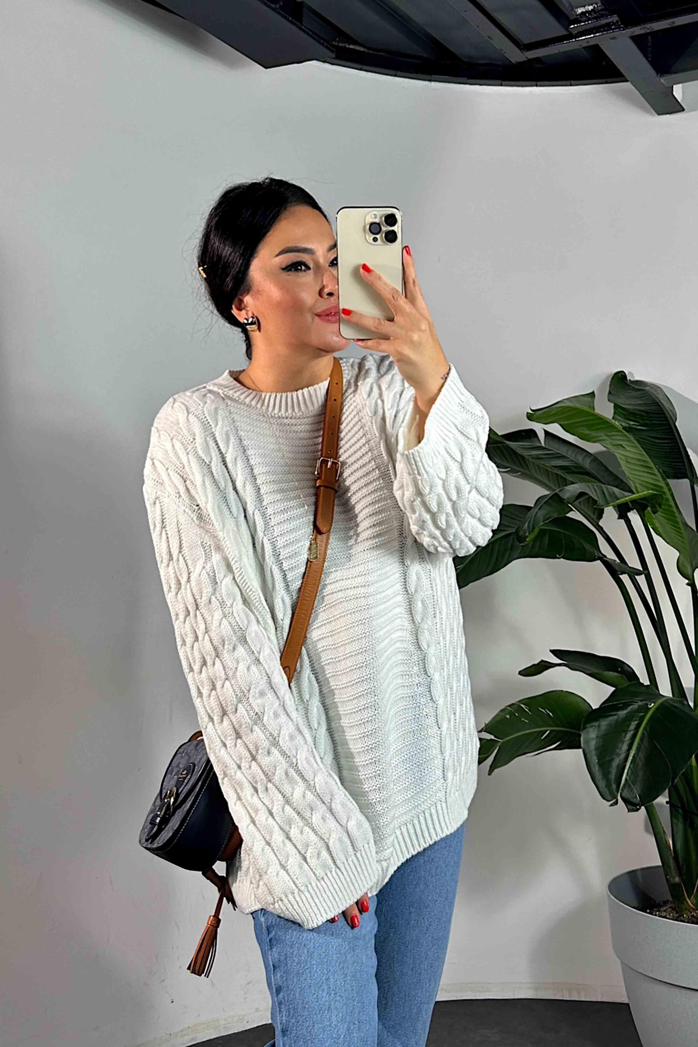 Saç Örgülü Geniş Kol Örme Triko Kazak Beyaz