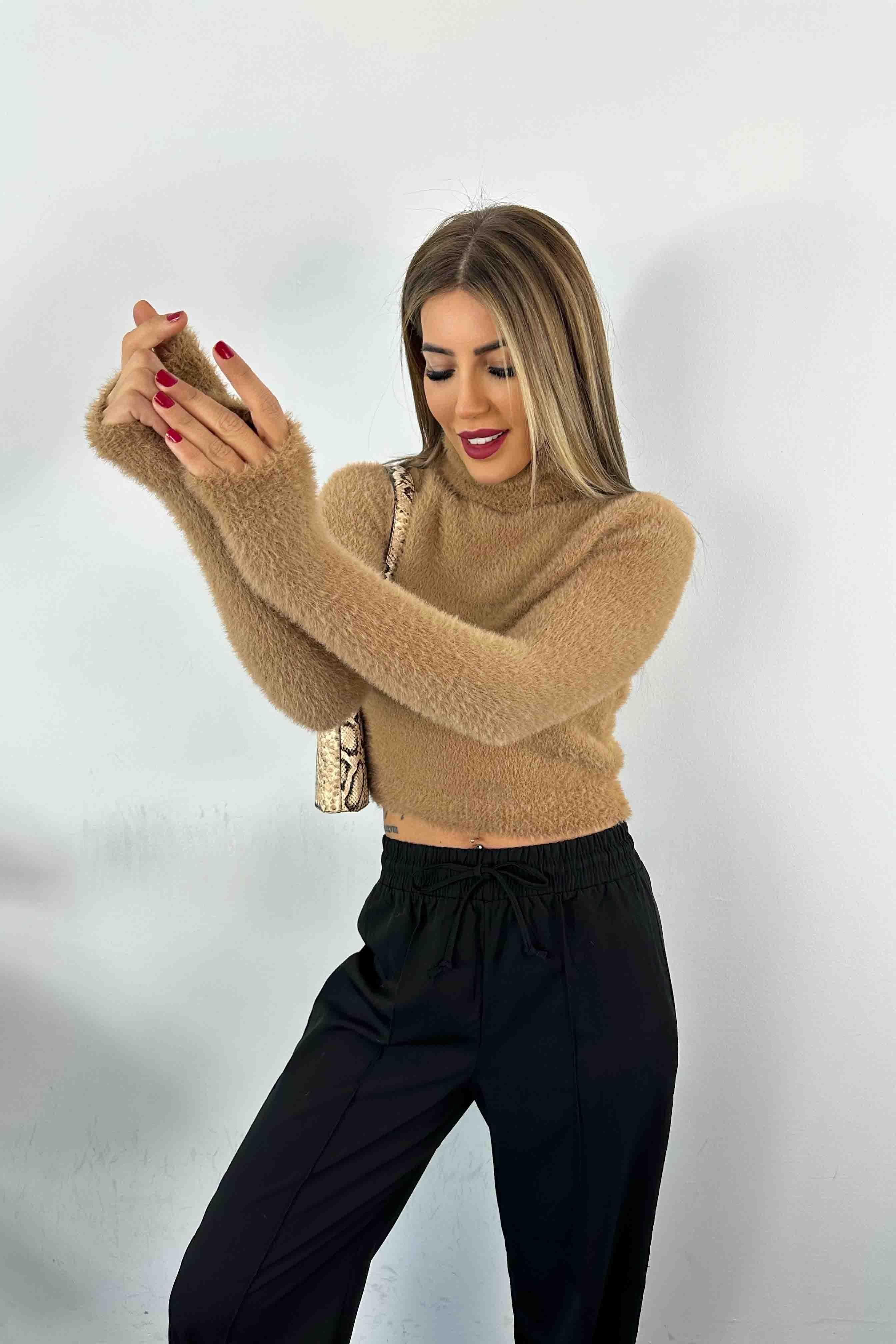 Sakallı Örme Balıkçı Yaka Crop Kazak Camel
