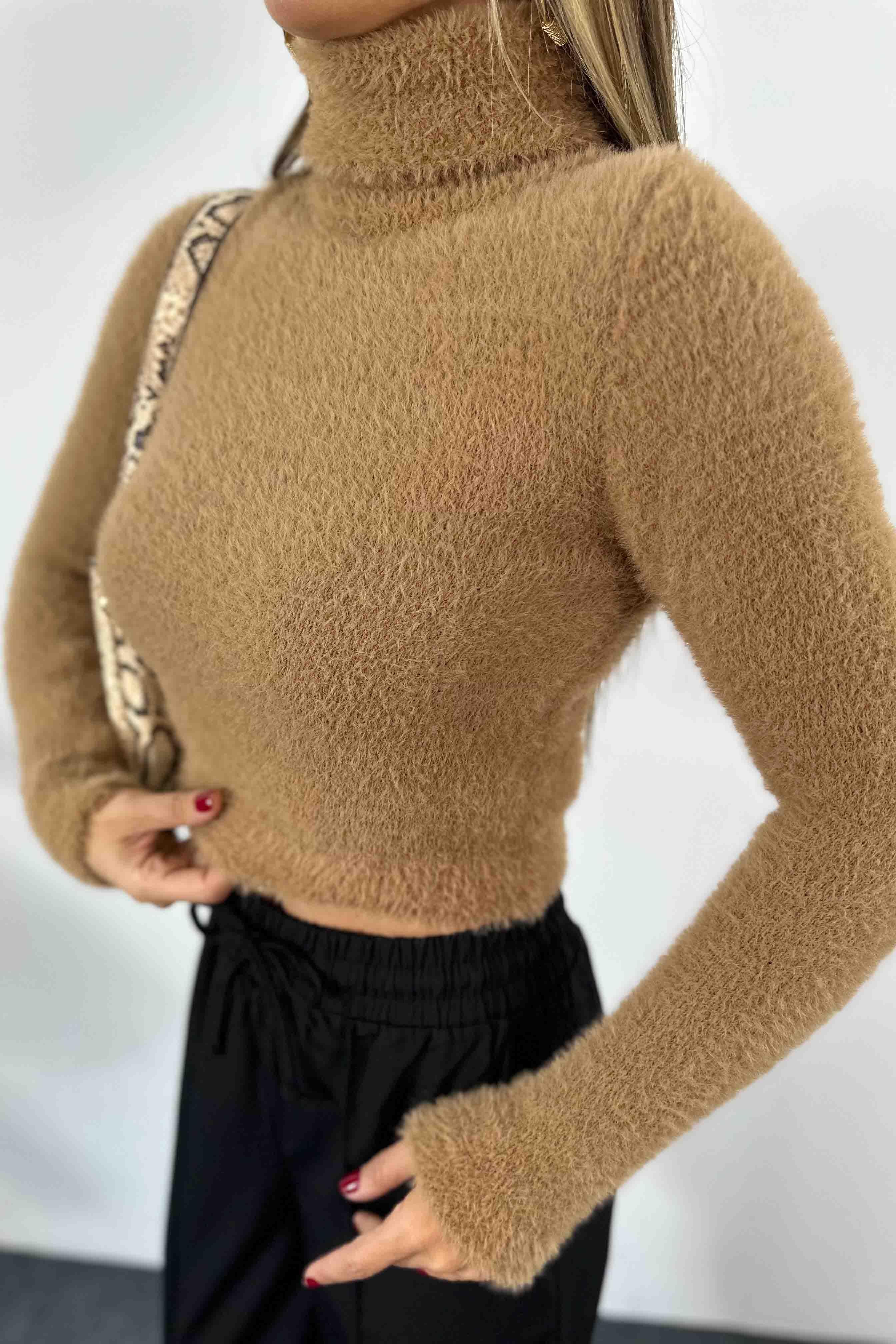 Sakallı Örme Balıkçı Yaka Crop Kazak Camel