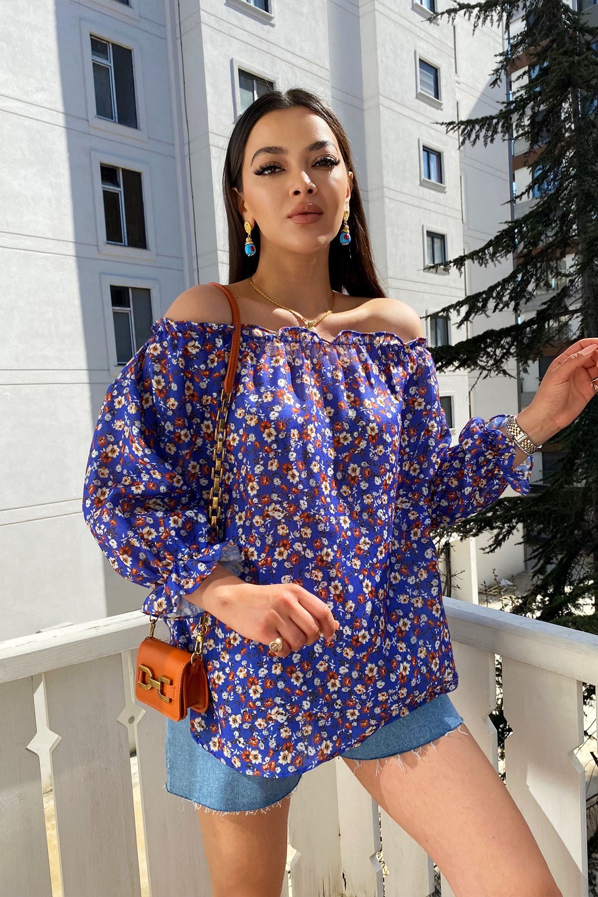 Saks Mavi Mini Çiçekli Madonna Yaka Ferlys Tasarım Bluz