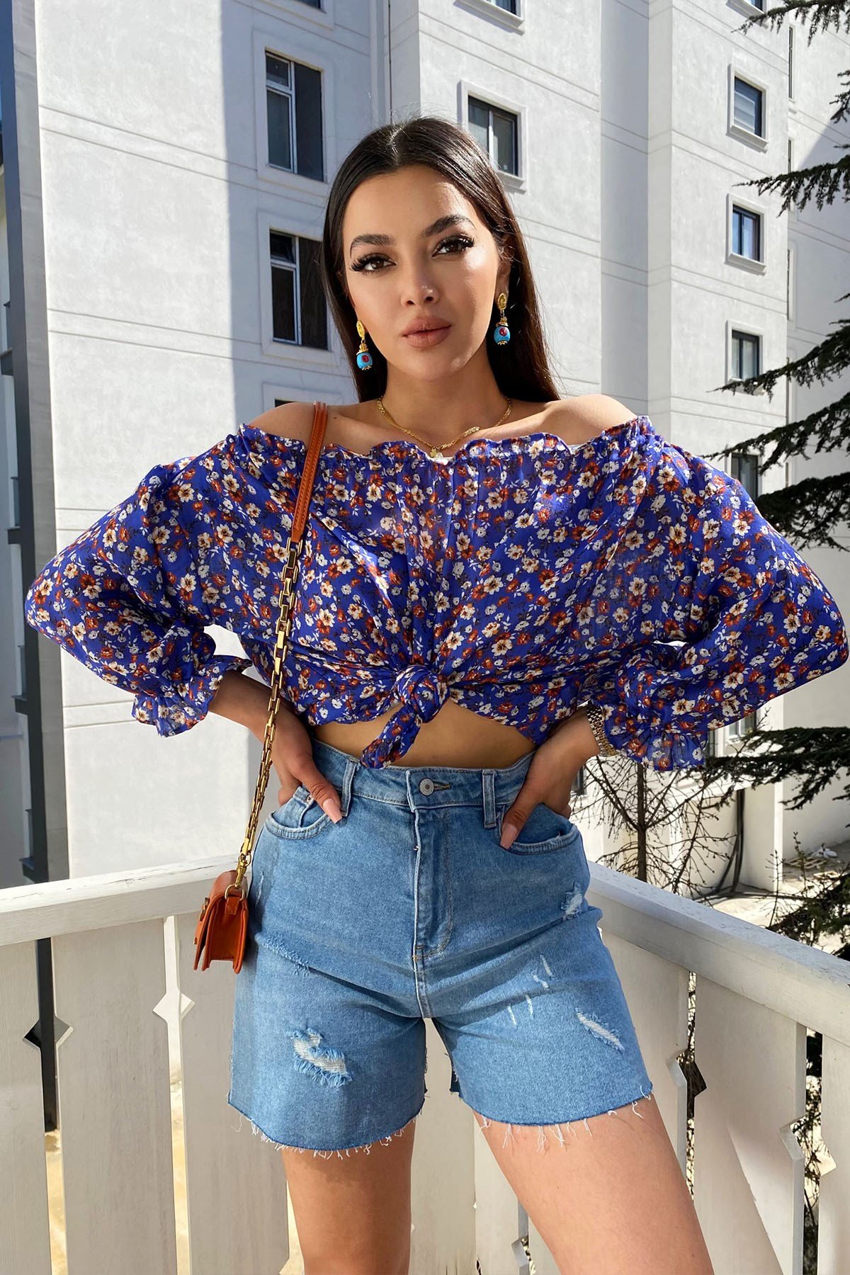 Saks Mavi Mini Çiçekli Madonna Yaka Ferlys Tasarım Bluz