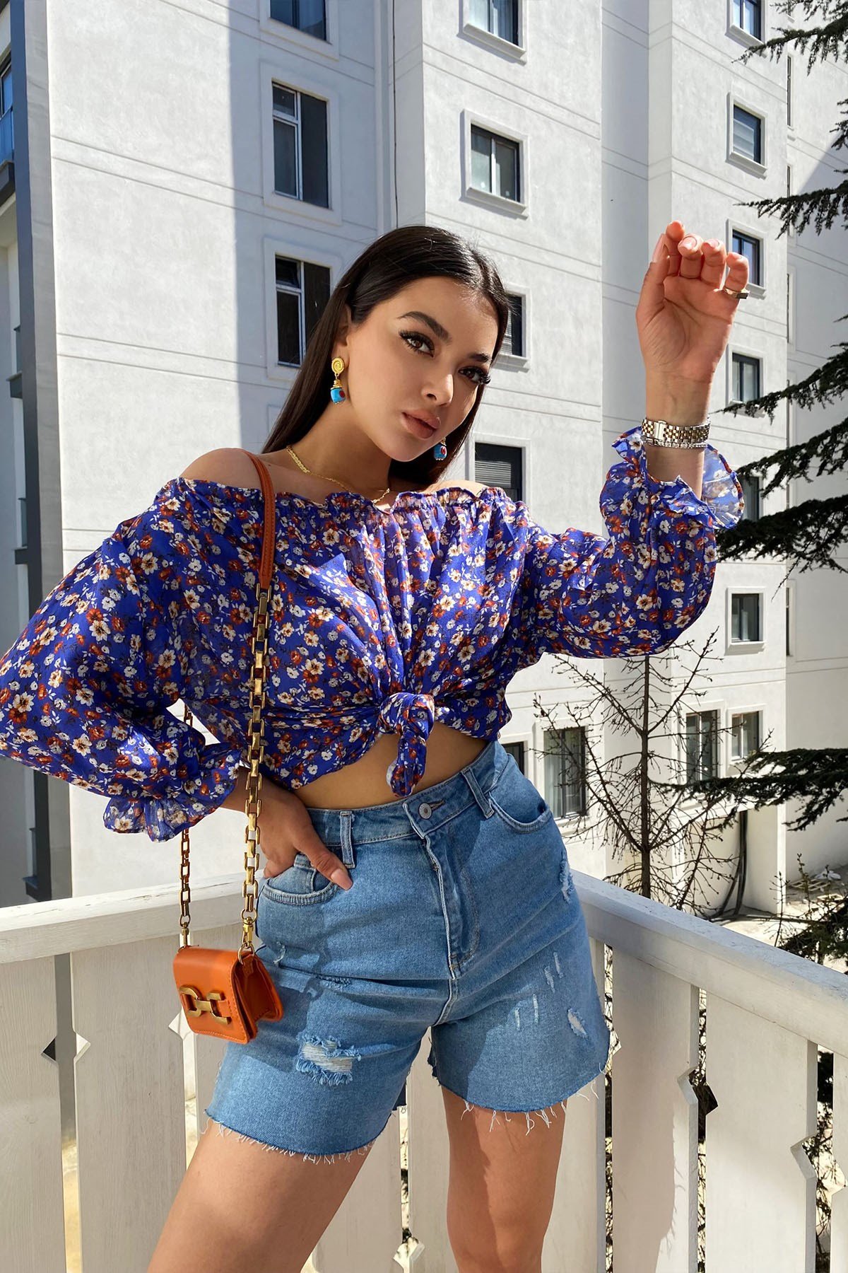 Saks Mavi Mini Çiçekli Madonna Yaka Ferlys Tasarım Bluz