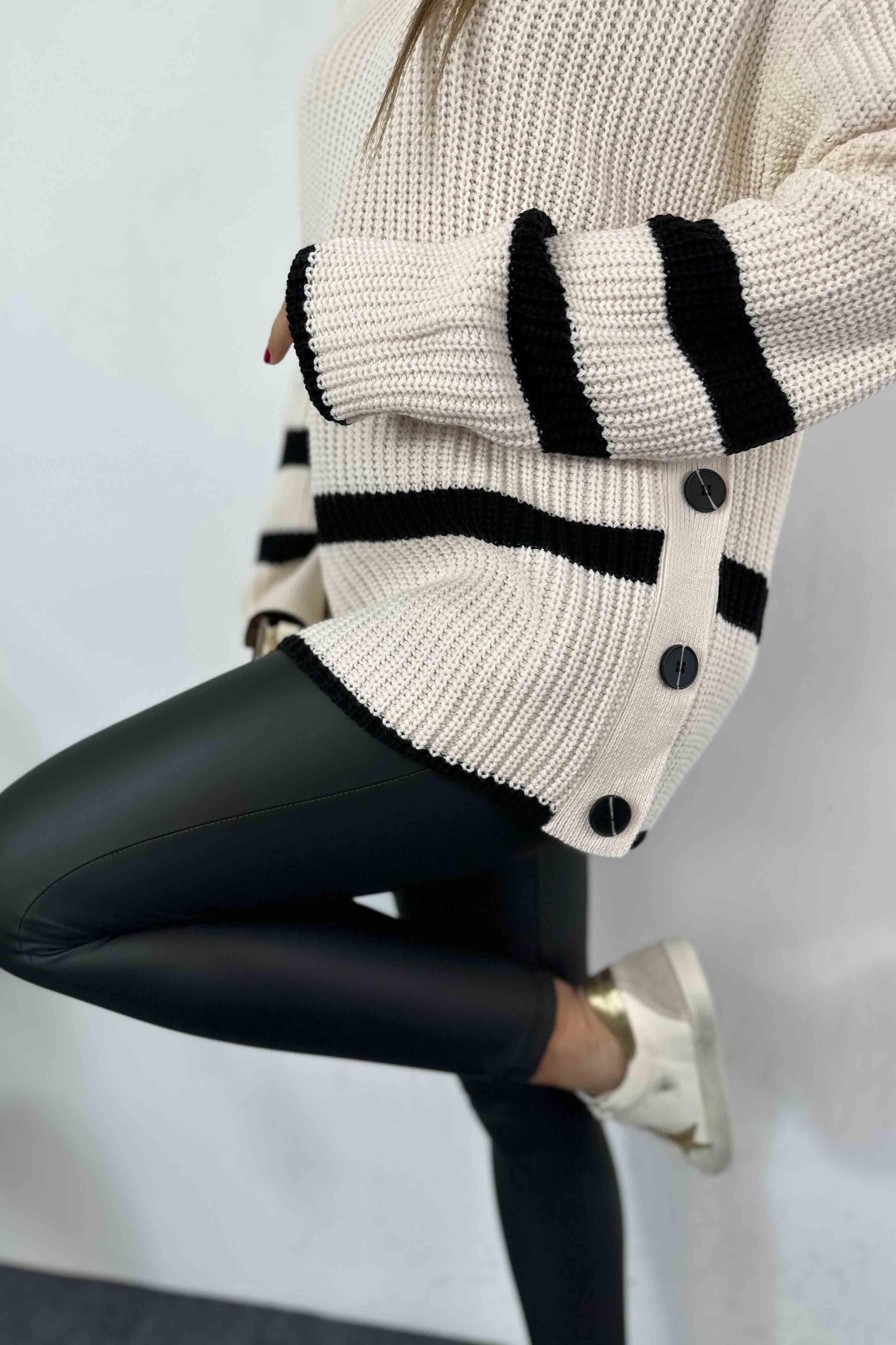 Selanik Örme Yanlardan Düğmeli Kazak Ekru