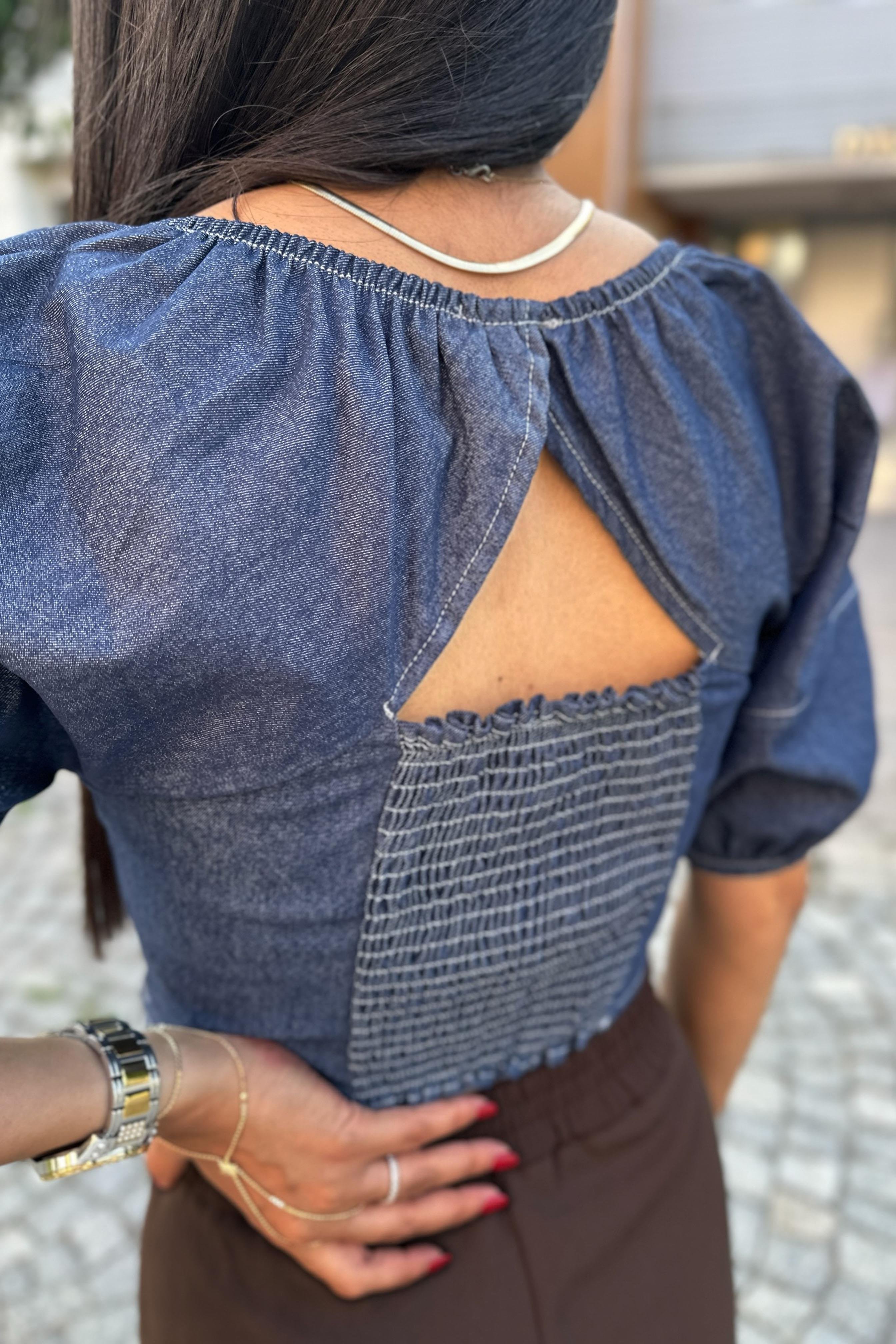Sırt Dekolteli İnce Denim Crop Bluz Mavi