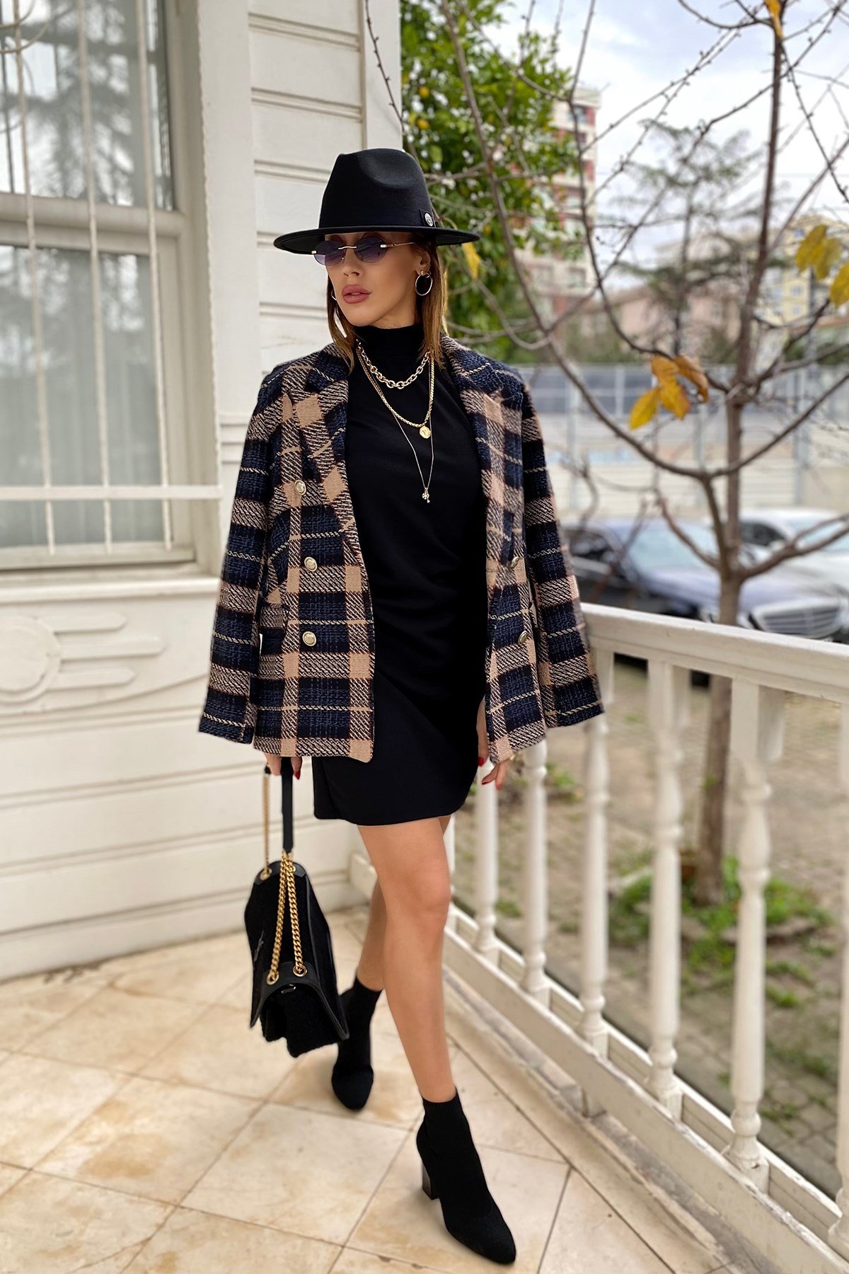 Siyah Bej Ekoseli Blazer Ceket