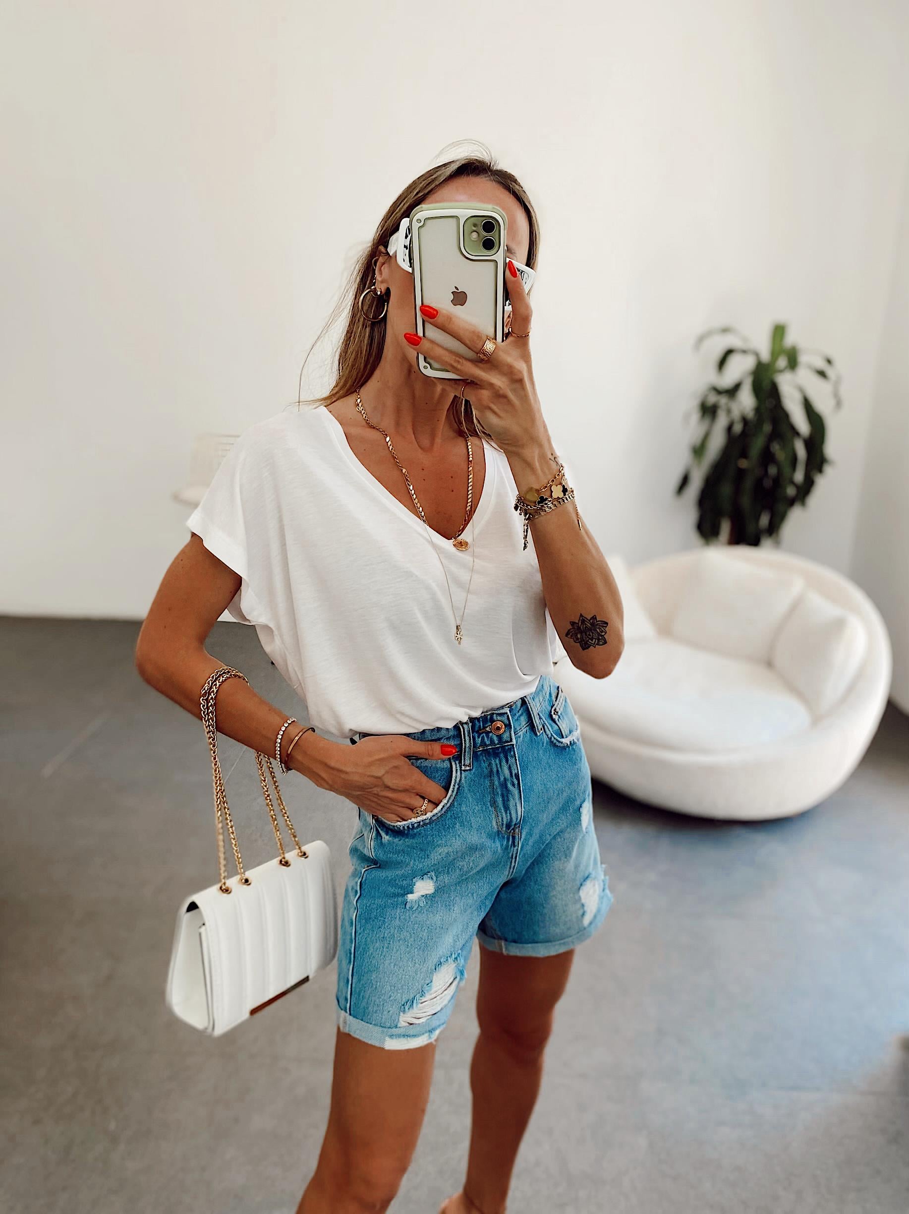 Soft Line V Yaka Basic Tişört Beyaz