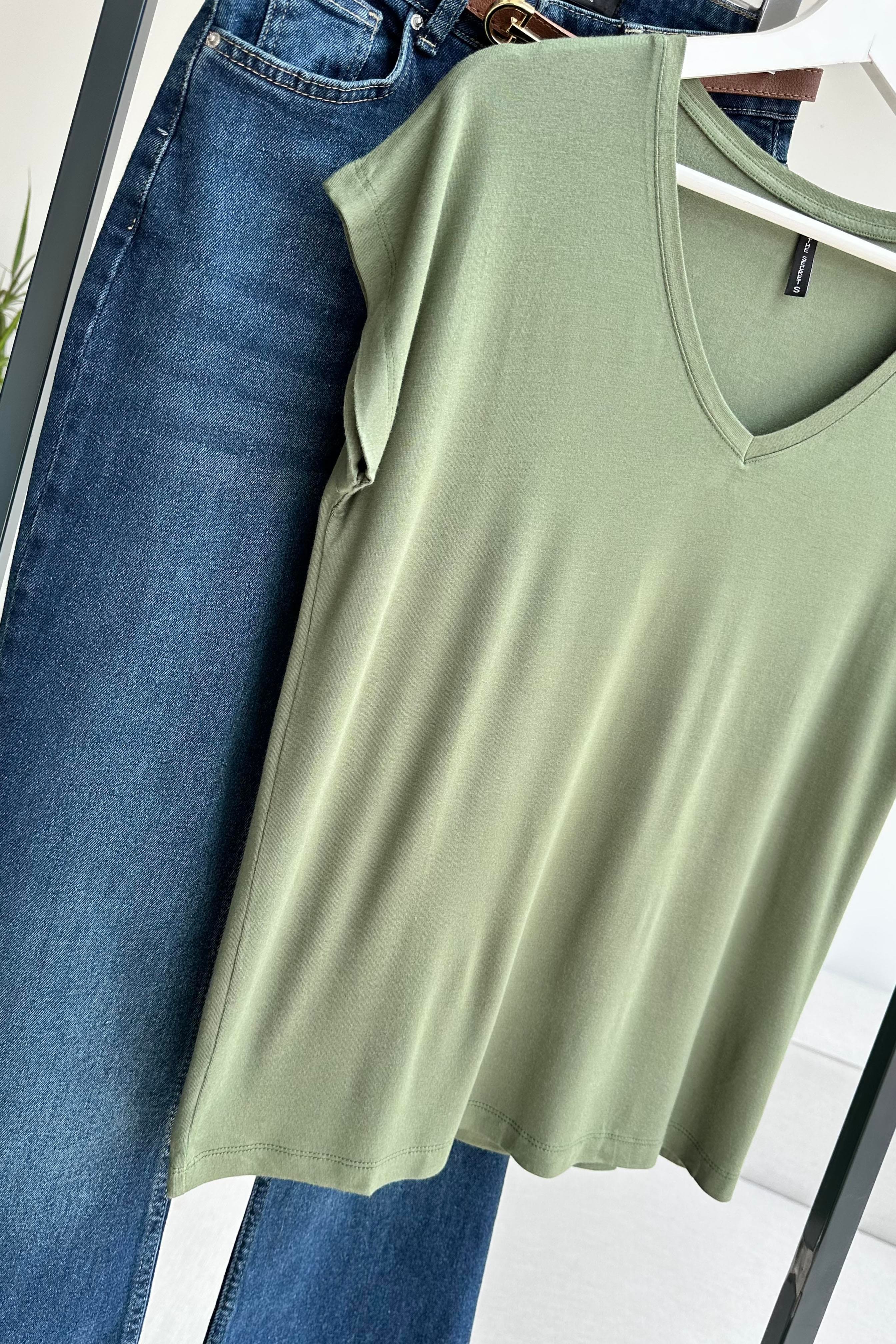 Soft Line V Yaka Basic Tişört Haki