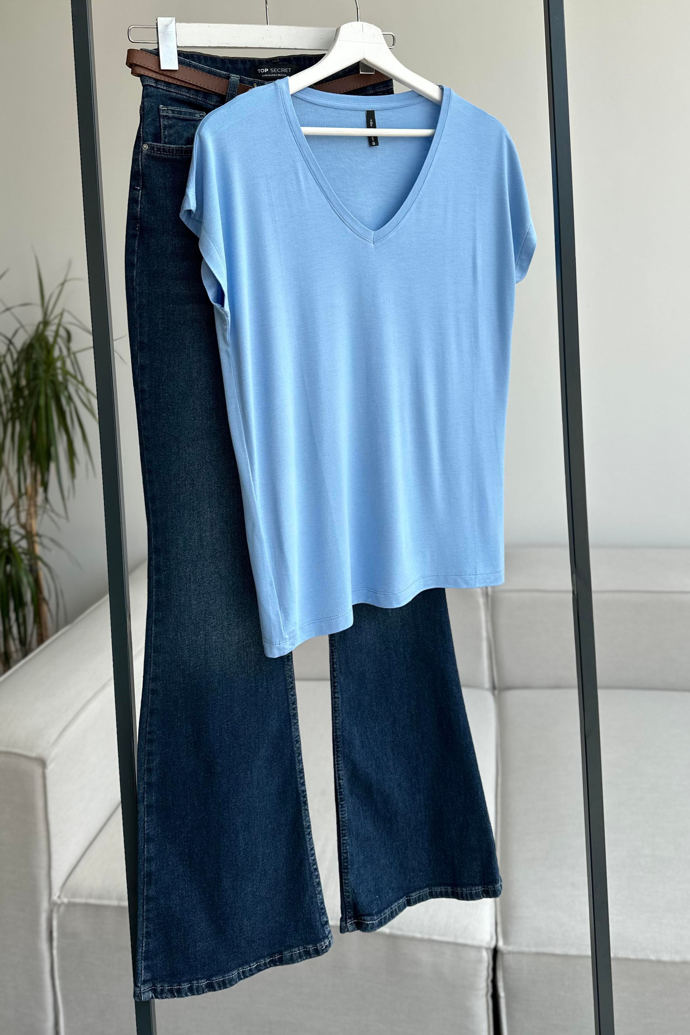 Soft Line V Yaka Basic Tişört Mavi