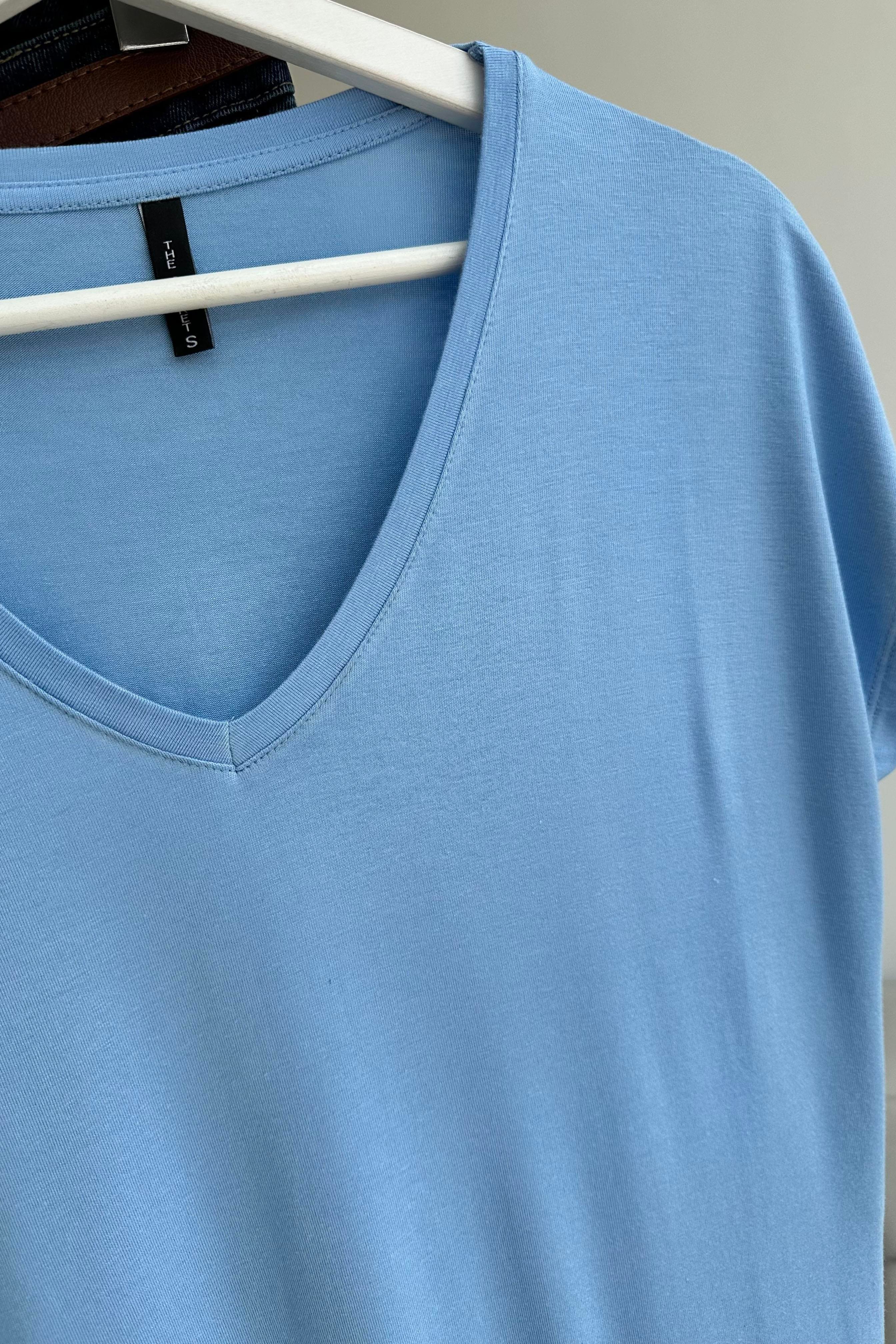 Soft Line V Yaka Basic Tişört Mavi